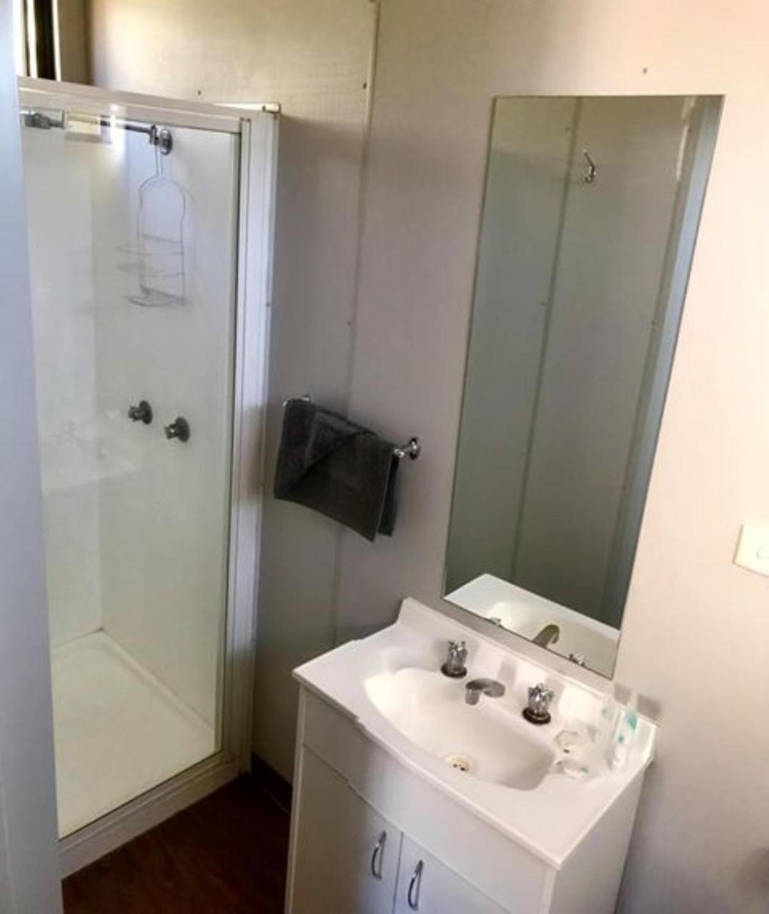 Double Room with Private Bathroom - Photo 6