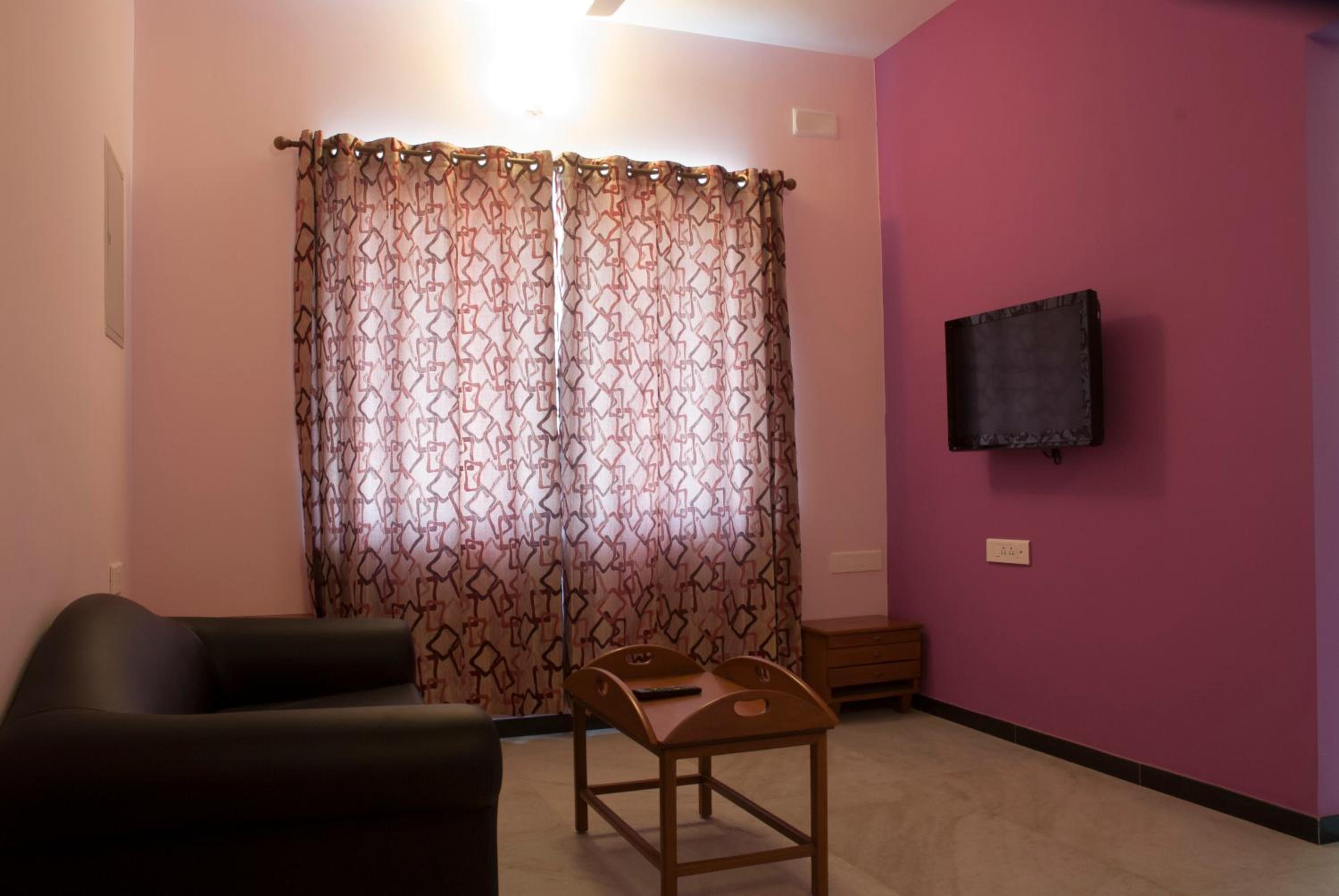 One-Bedroom Apartment - Photo 21
