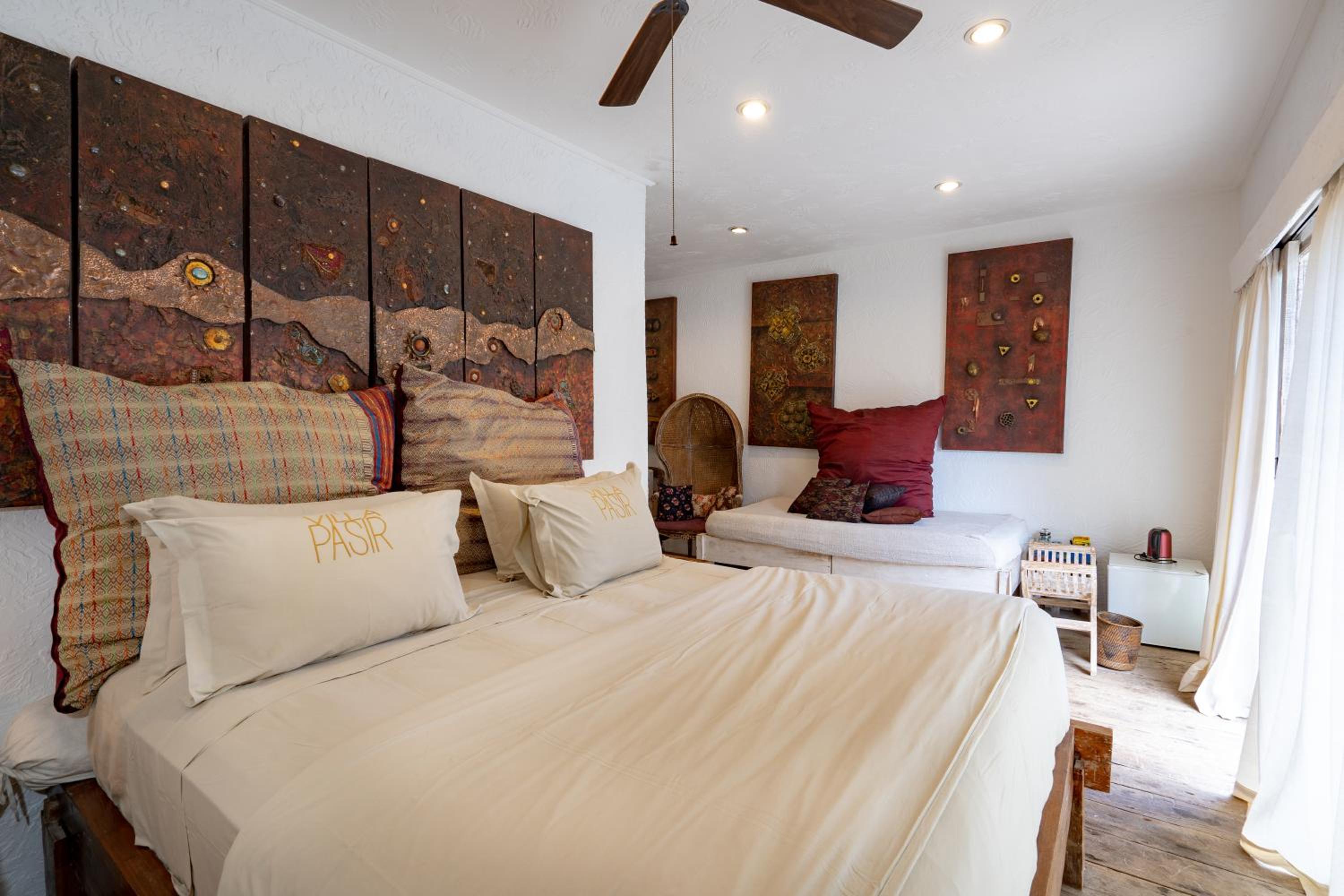 JULUW - King Room photo 1