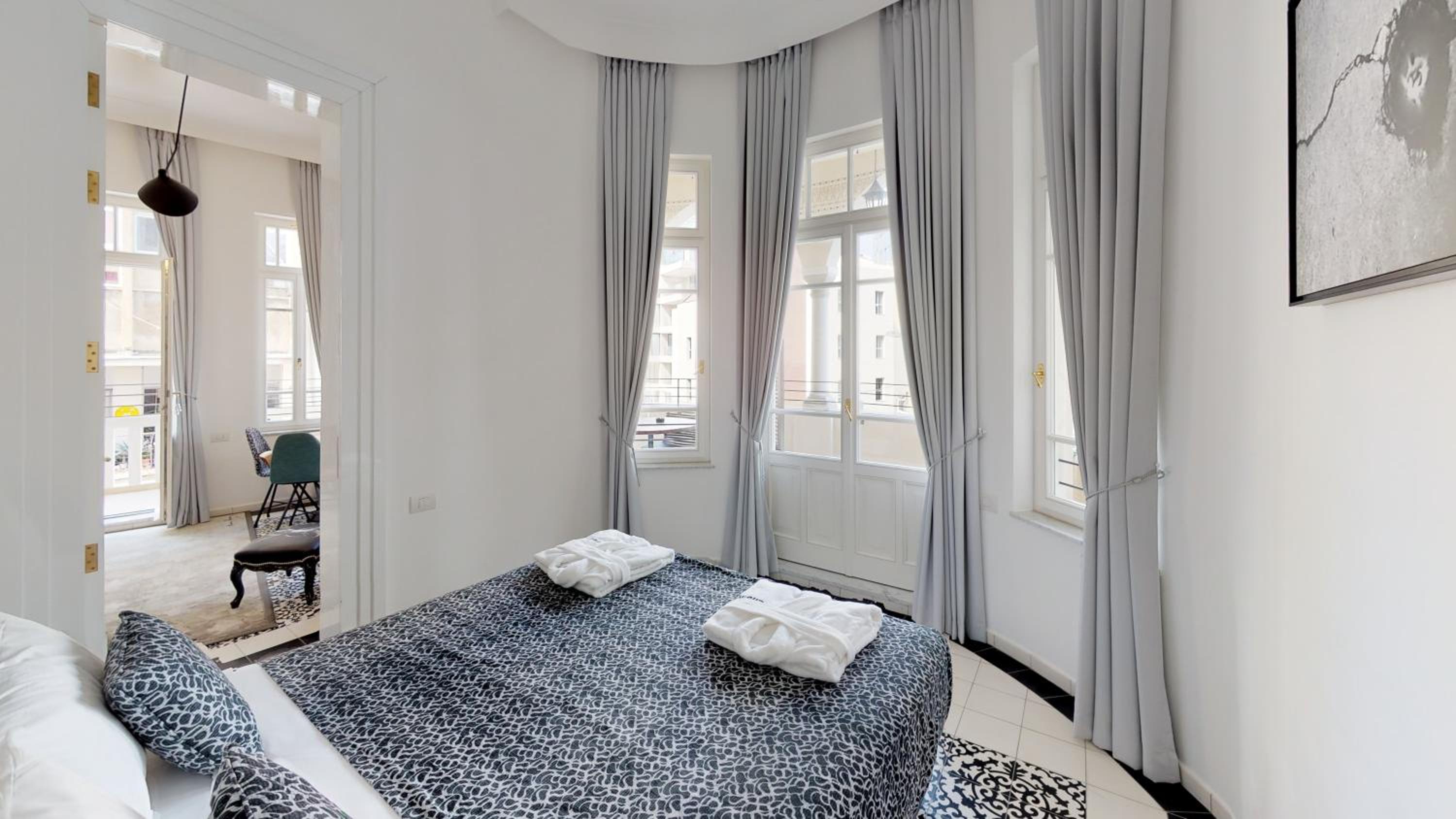 Suite with Balcony - Photo 1