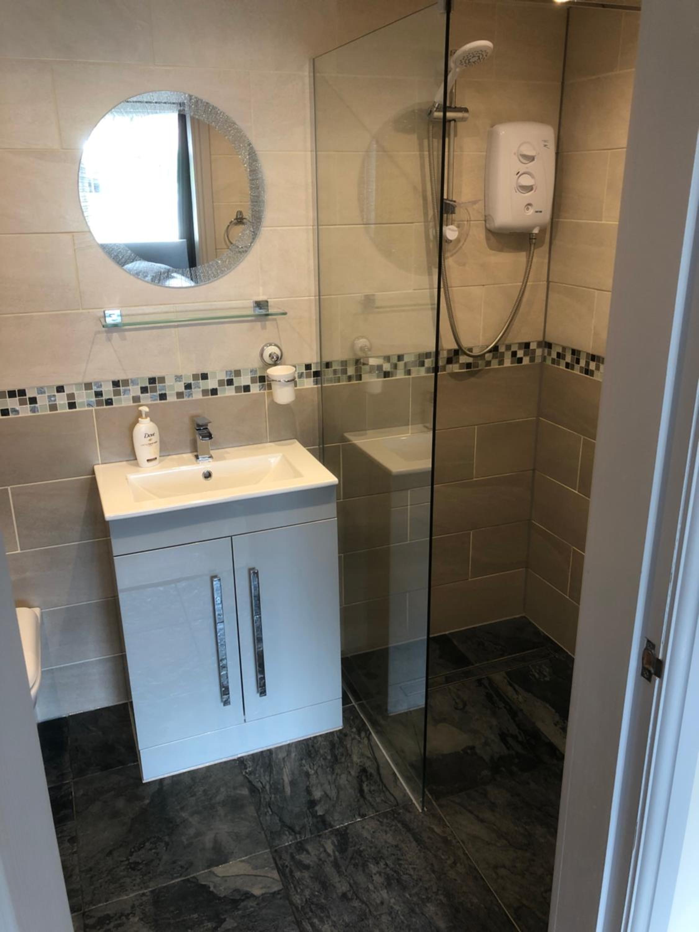 Double Room with Private Bathroom - Photo 5
