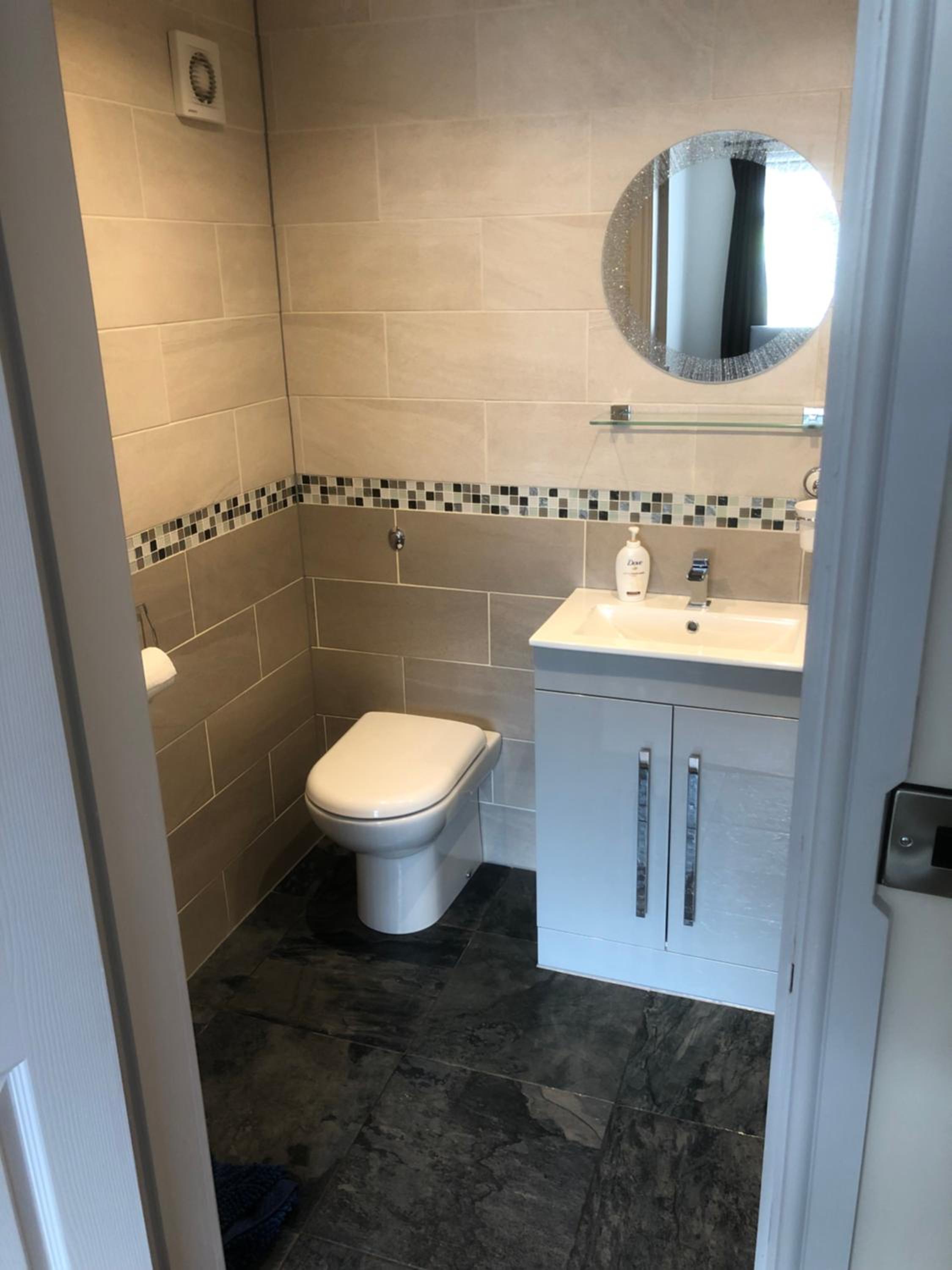 Double Room with Private Bathroom - Photo 4
