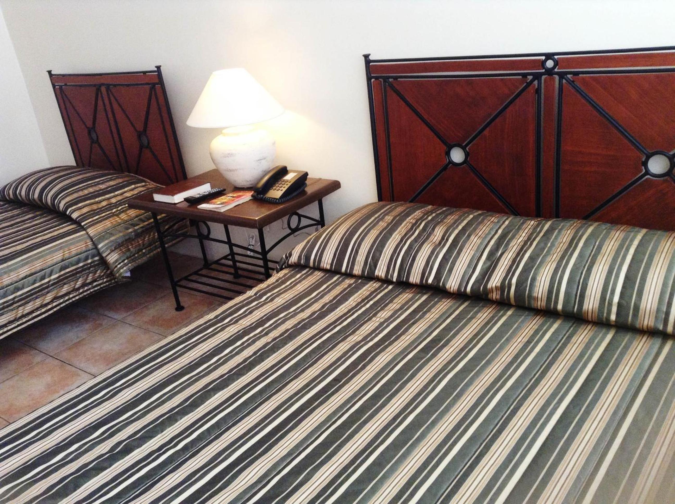 Standard Twin Room - Photo 5
