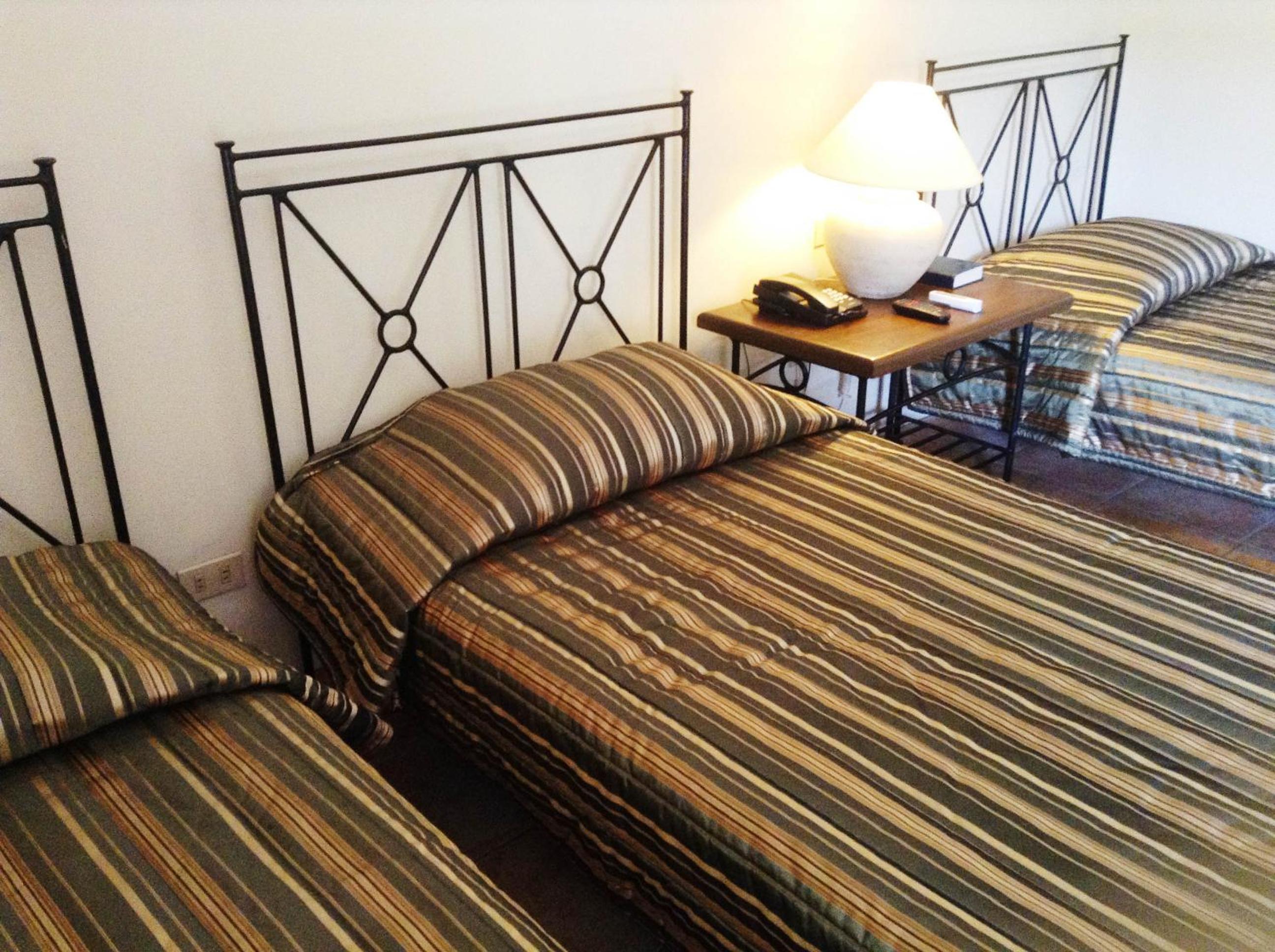 Standard Twin Room - Photo 1