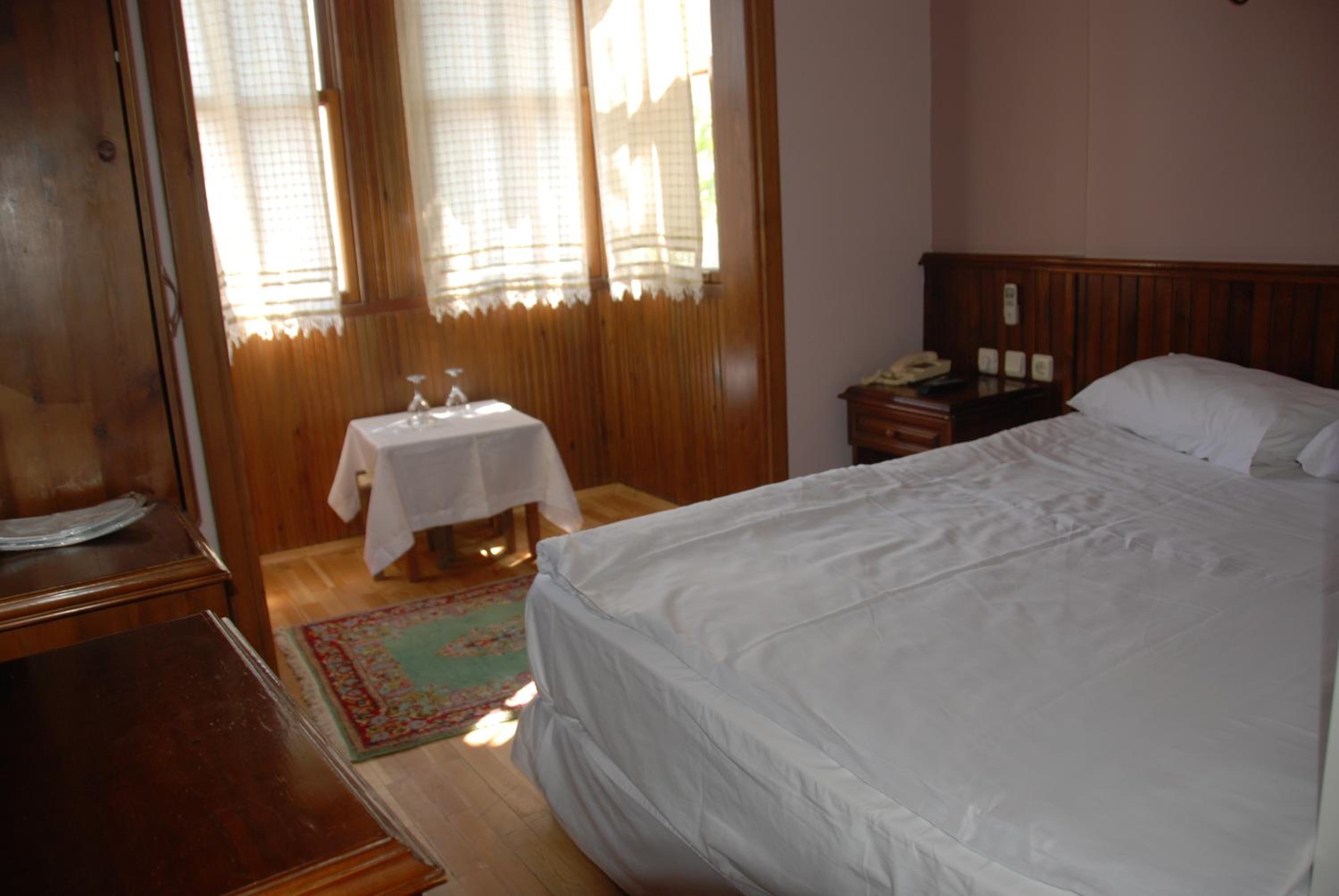 Standard Double or Twin Room photo 3