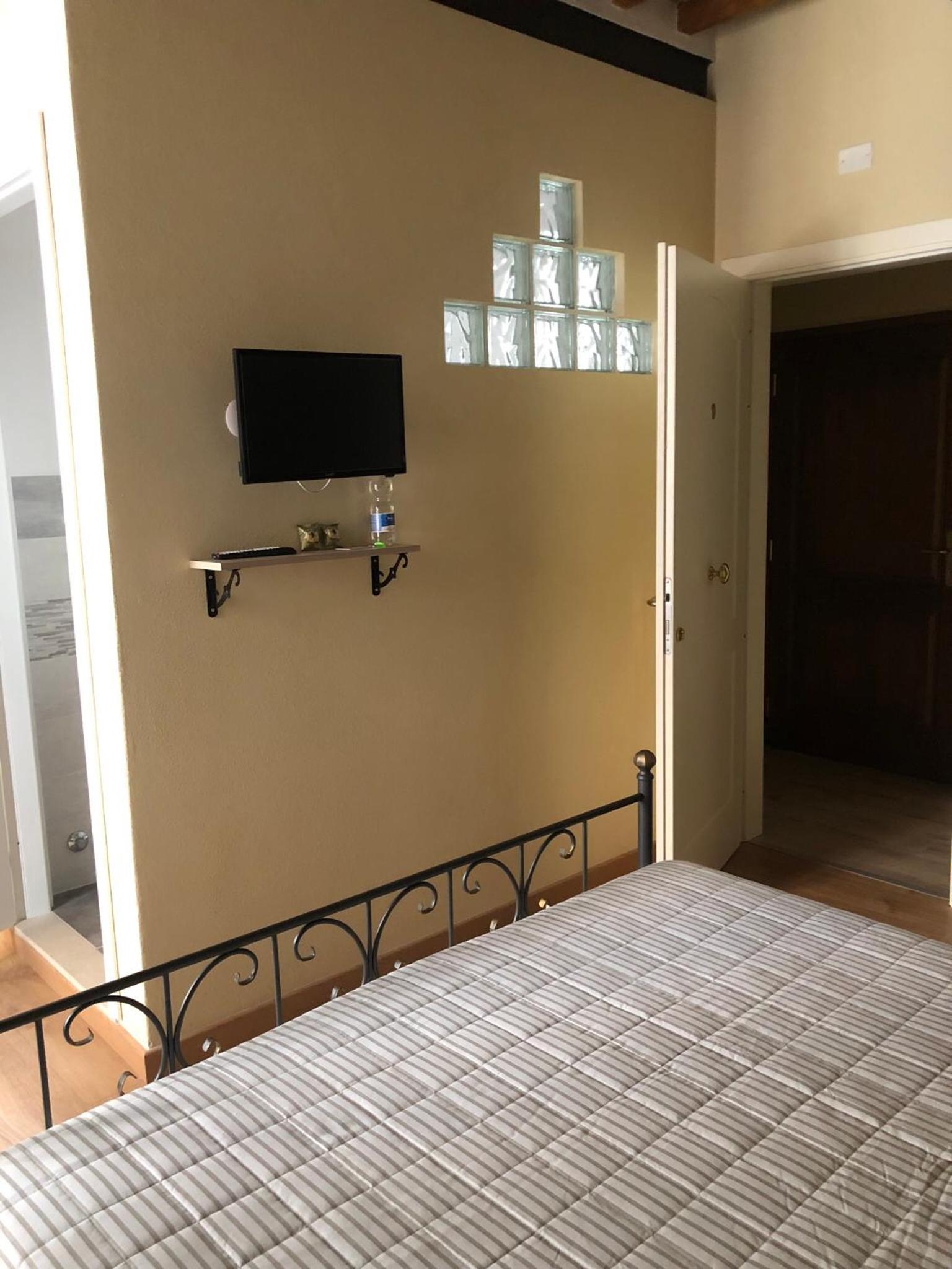 Deluxe King Room - Photo 1