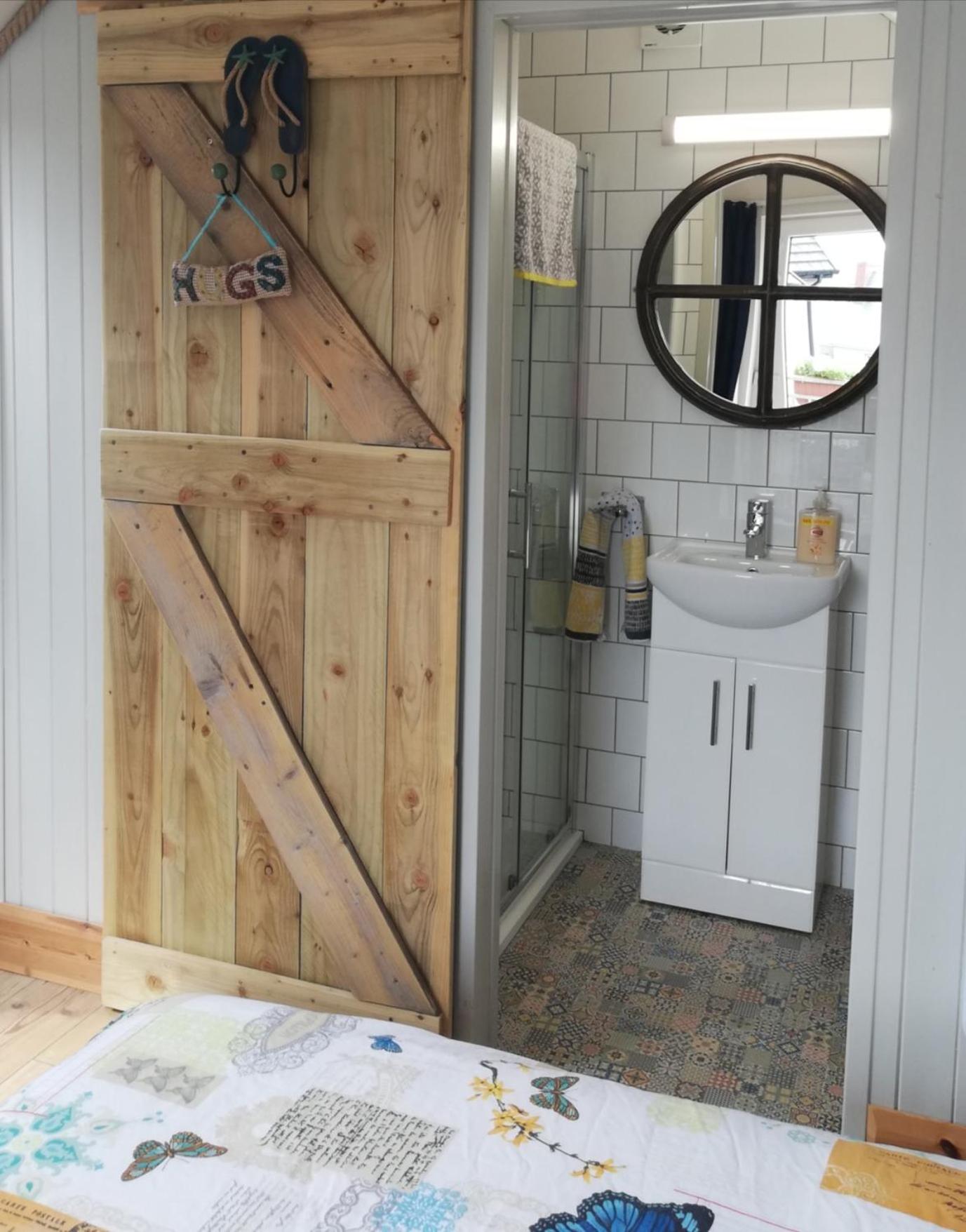 Double Room with Private Bathroom photo 2