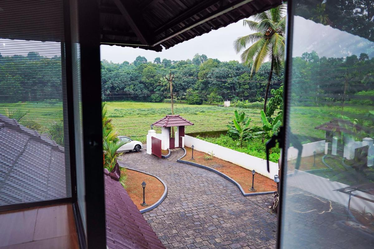 Villa photo 2