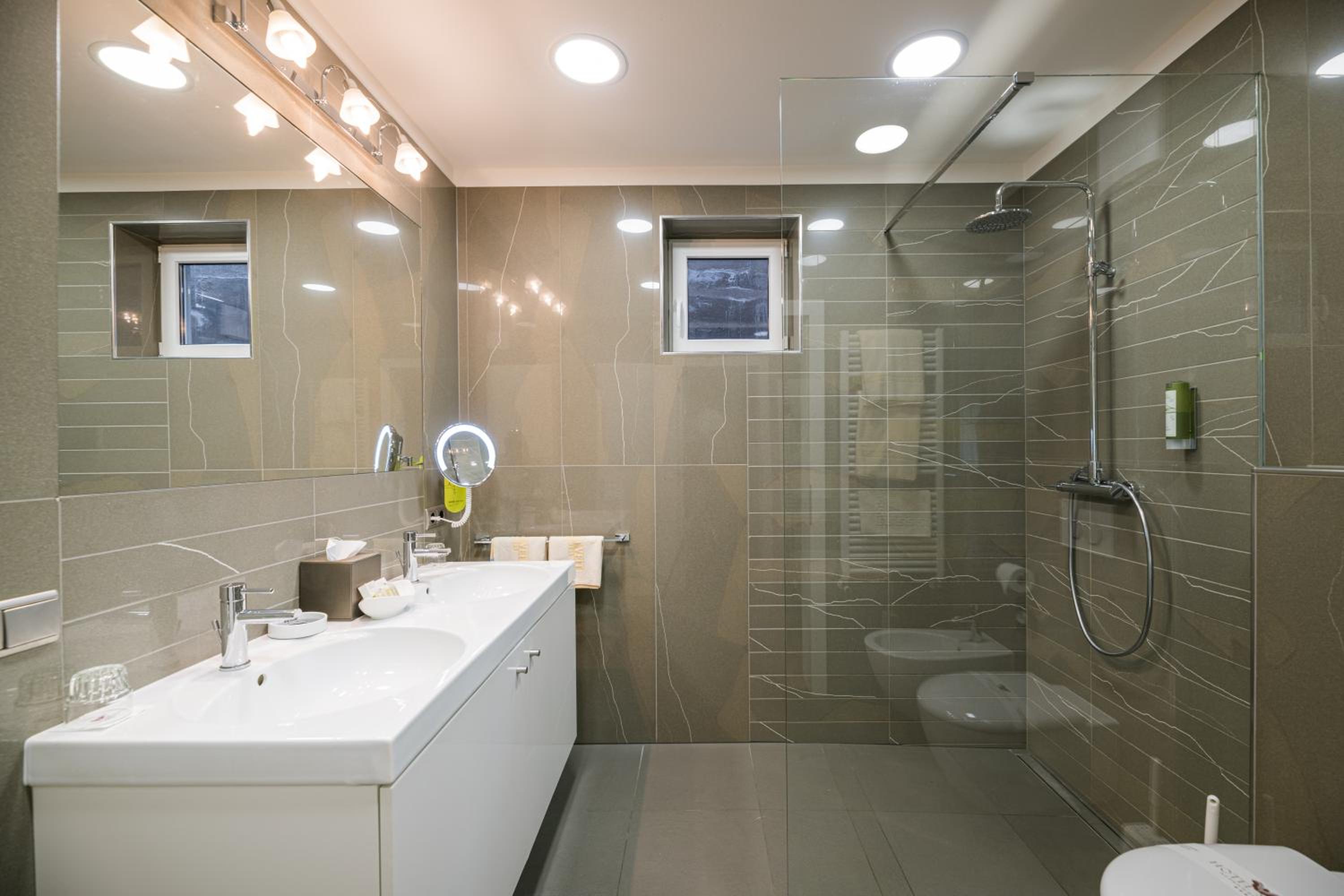 Double Room - Dependence (98 ft) photo 3