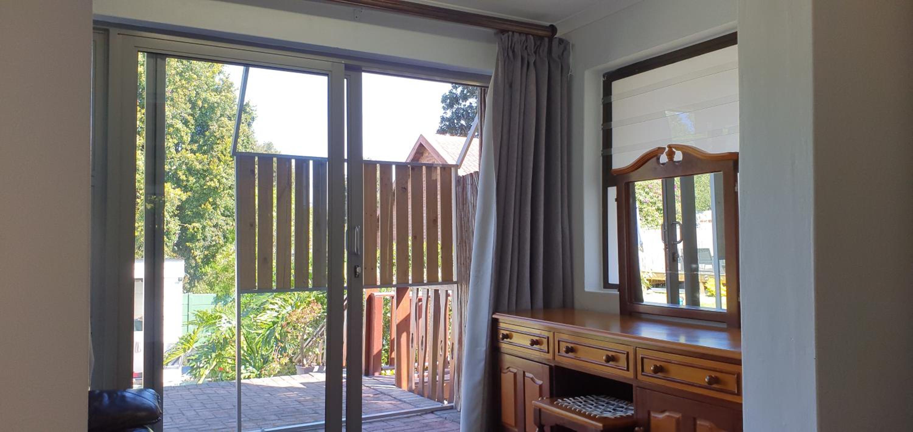 Deluxe Double or Twin Room photo 2