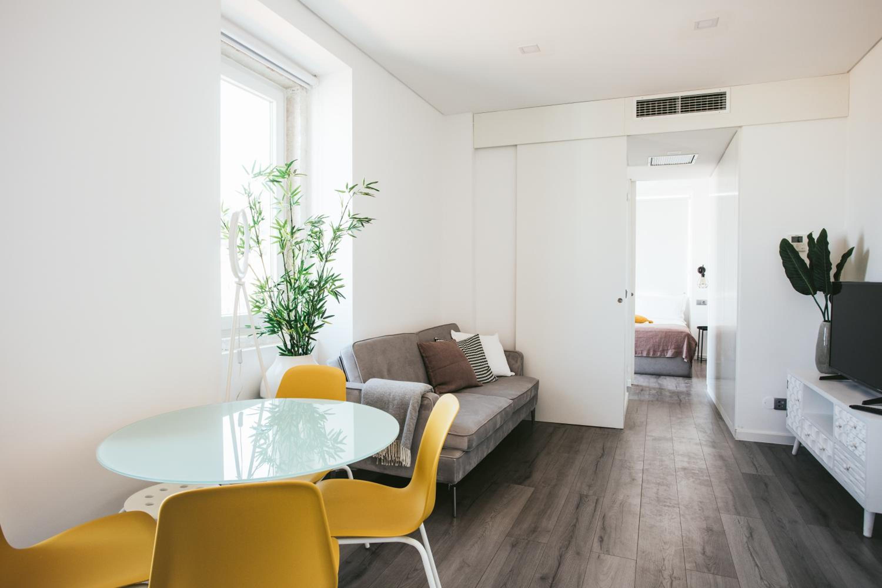 Superior One-Bedroom Apartment with Balcony and View - Photo 1