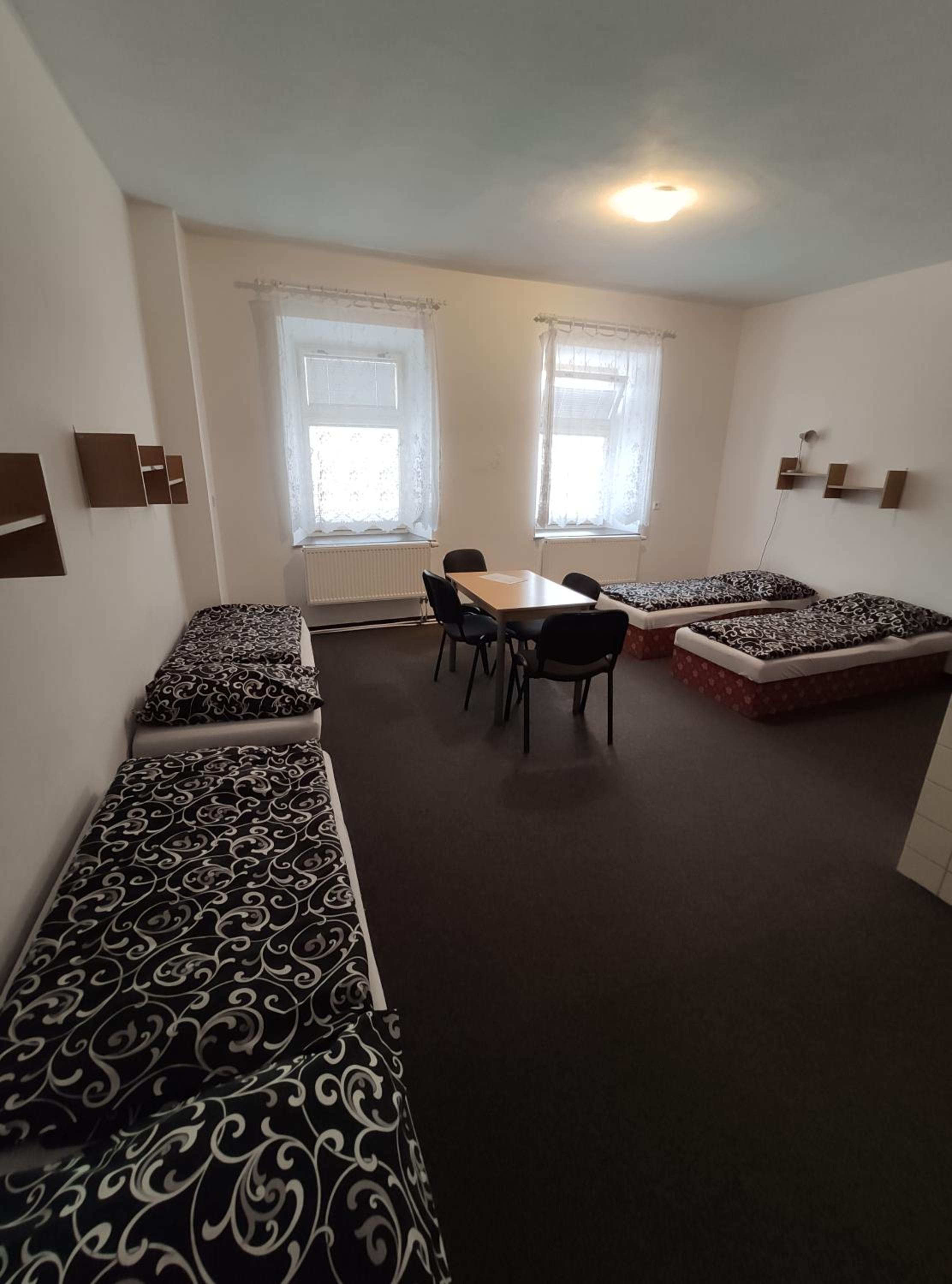 Economy Quadruple Room - Photo 2