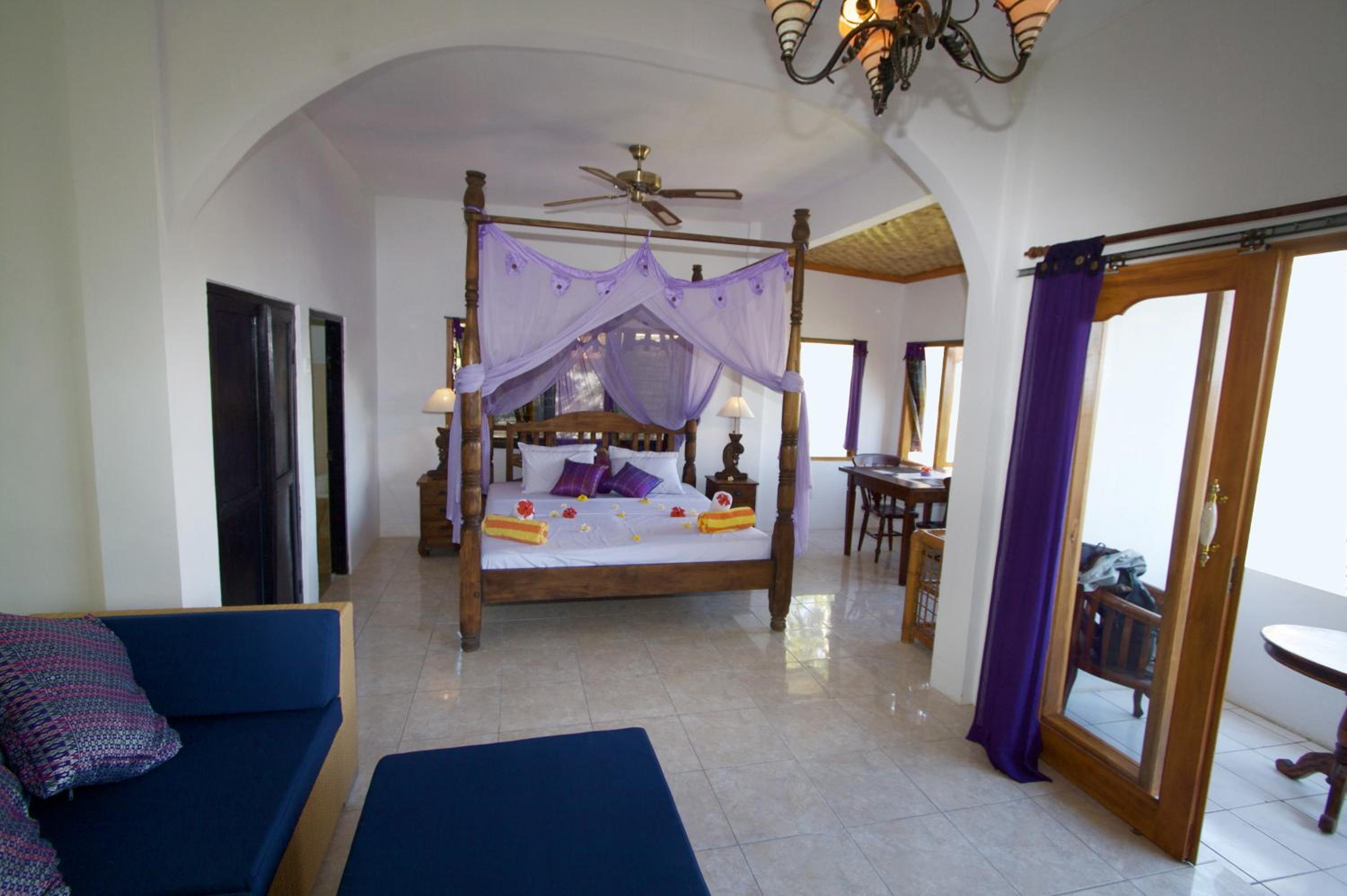 Deluxe Family Room - Photo 12