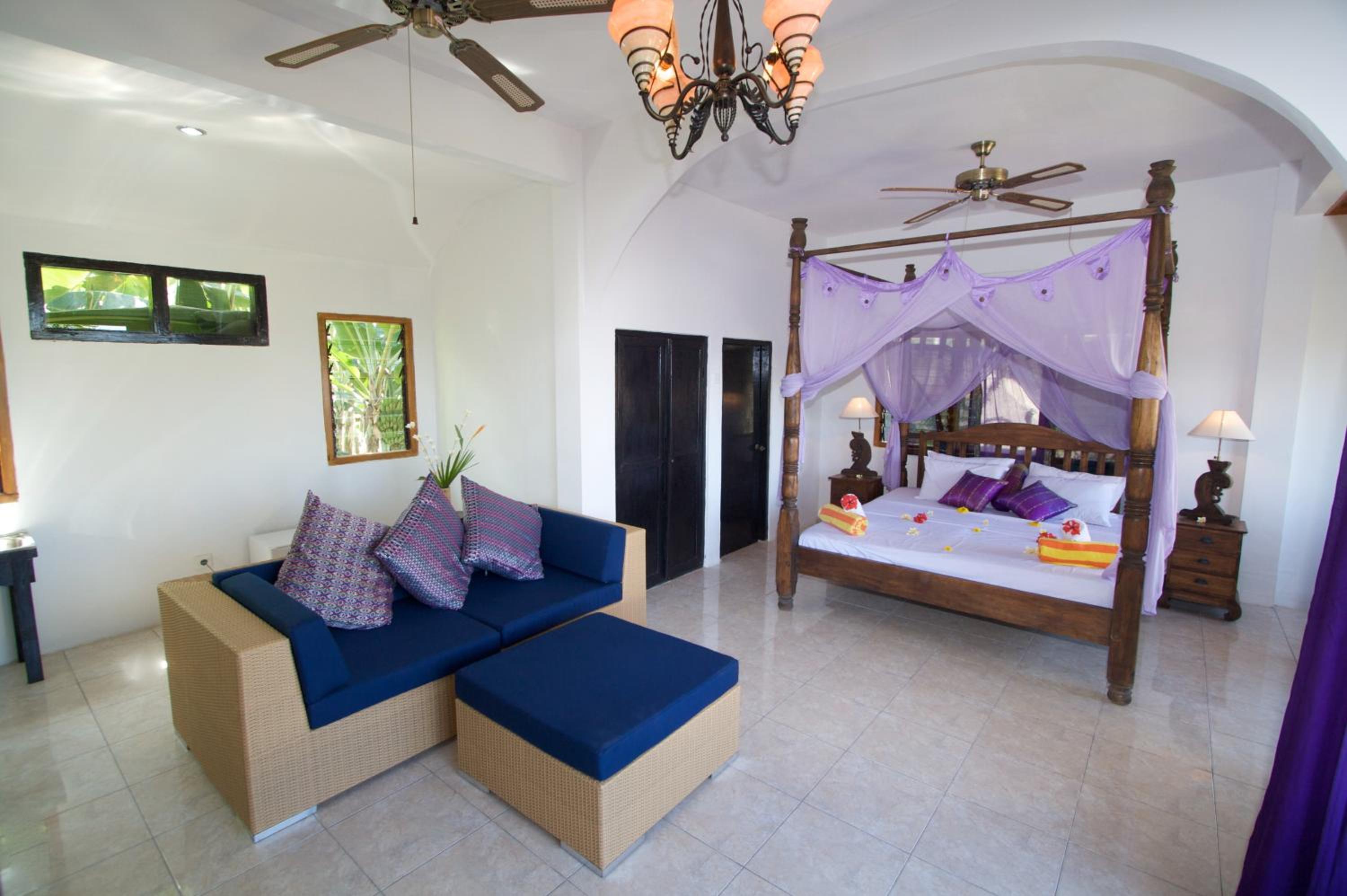 Deluxe Family Room - Photo 11