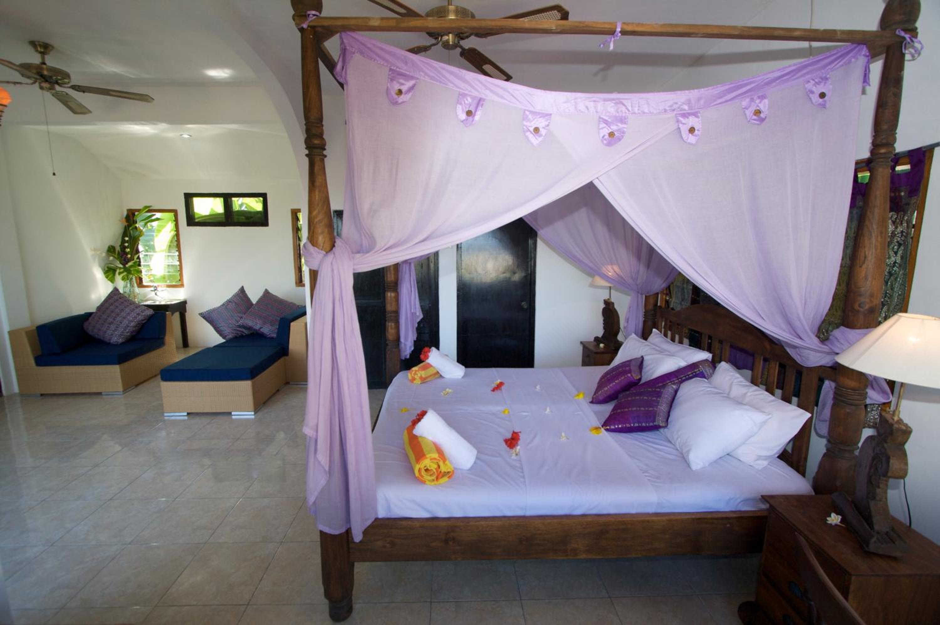 Deluxe Family Room - Photo 10