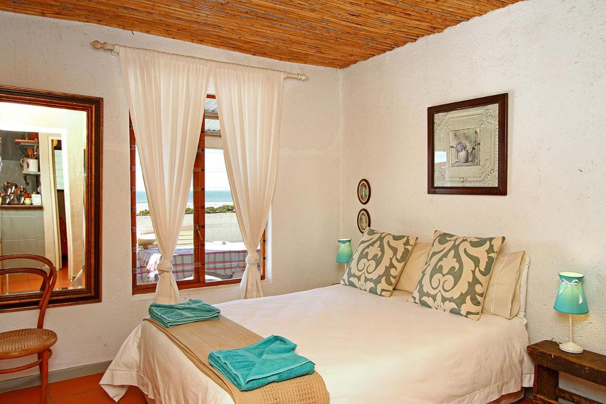 Four-Bedroom House - Photo 1