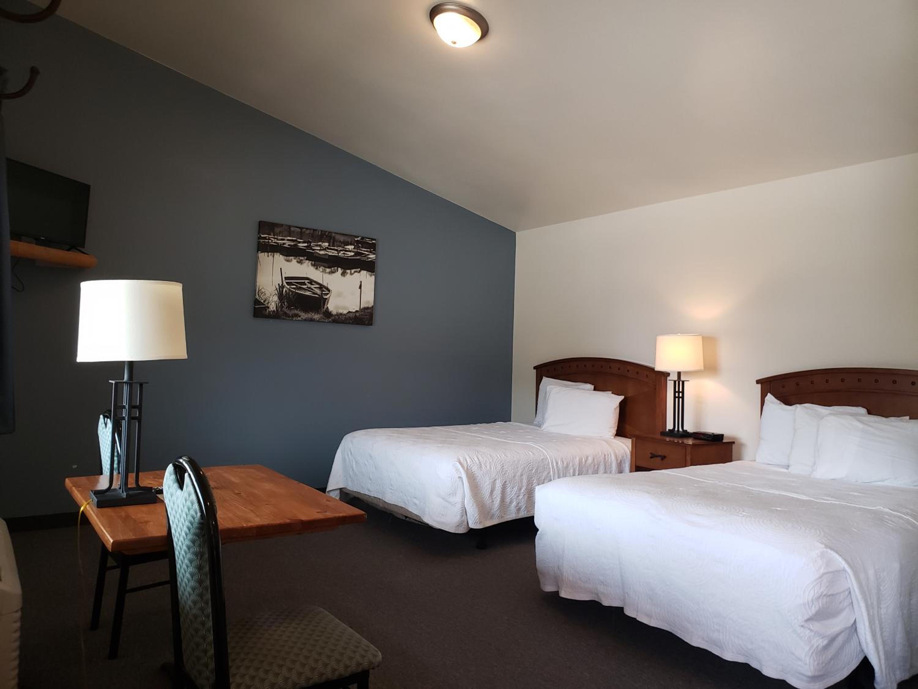 Queen room with 2 queen beds, Not pet friendly