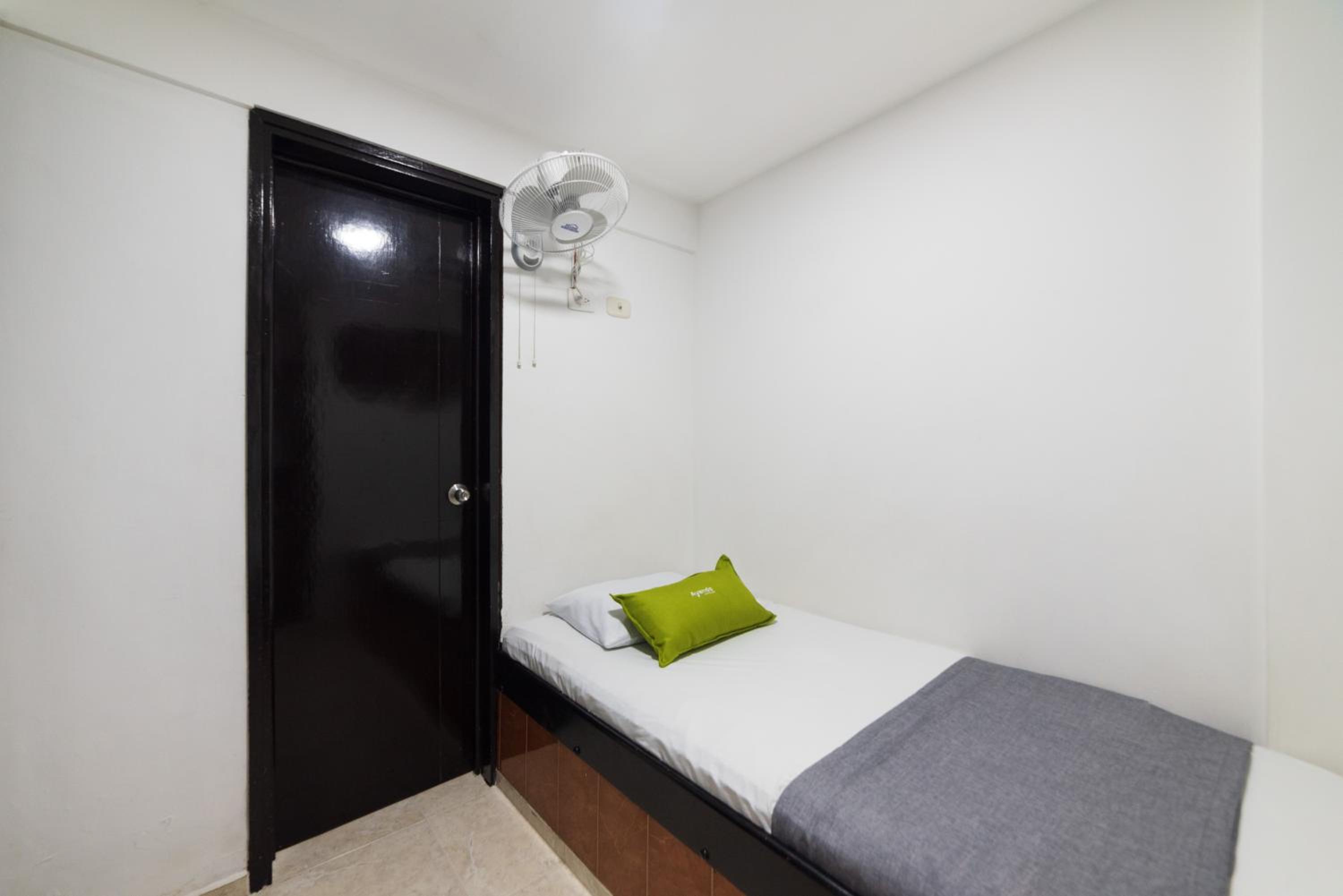 Single Room photo 3