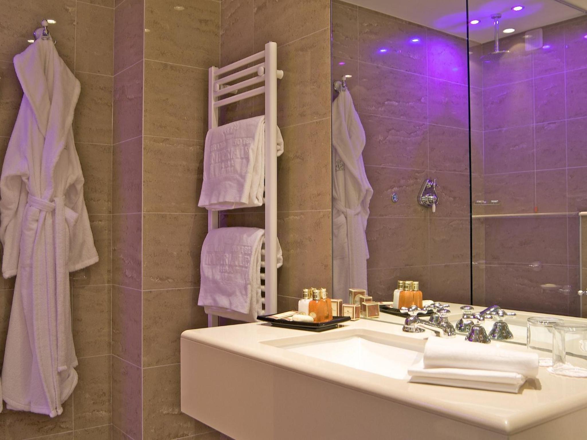 Deluxe Double Room With Lake View And Spa Access photo 3