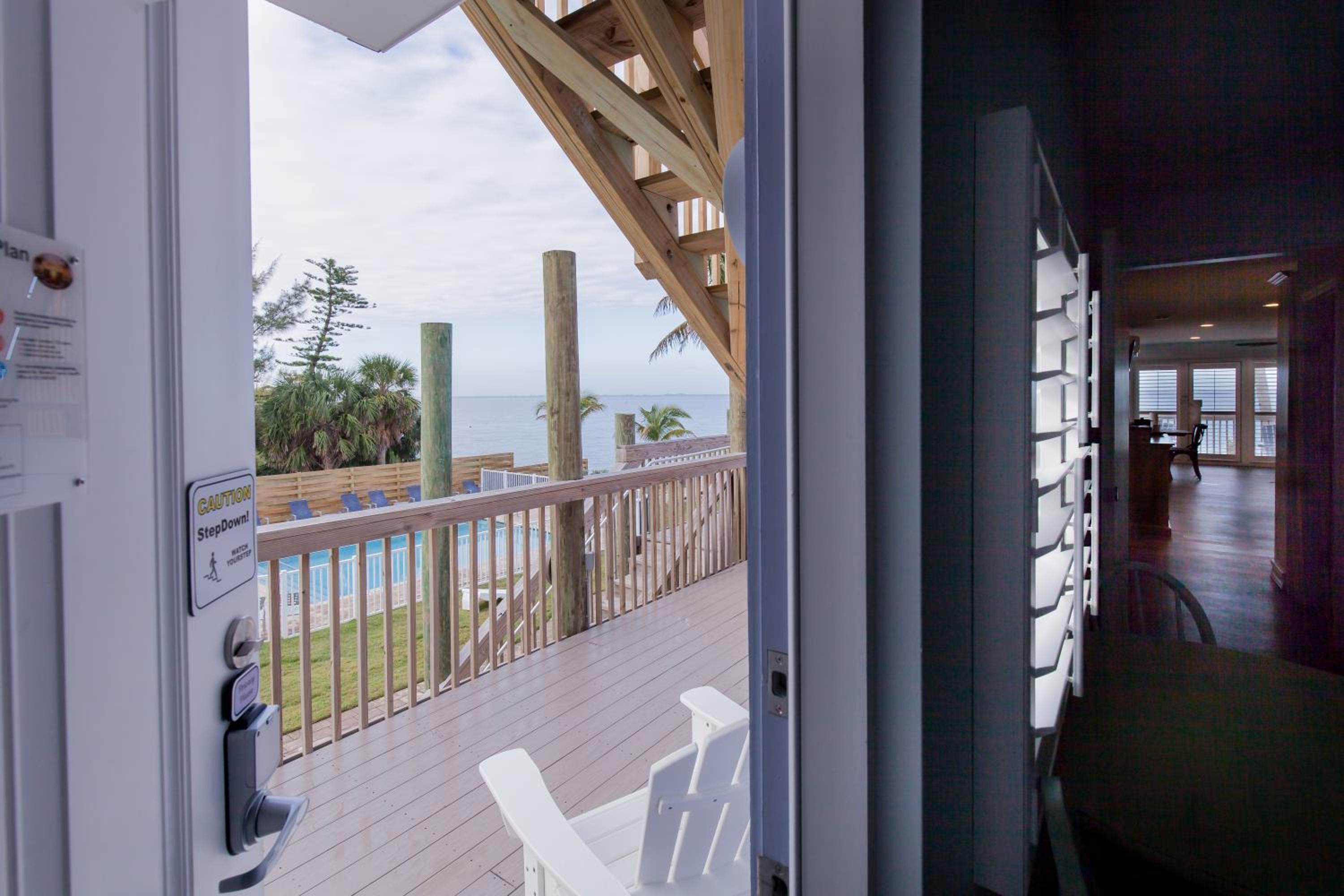 King Room with Pool View photo 2