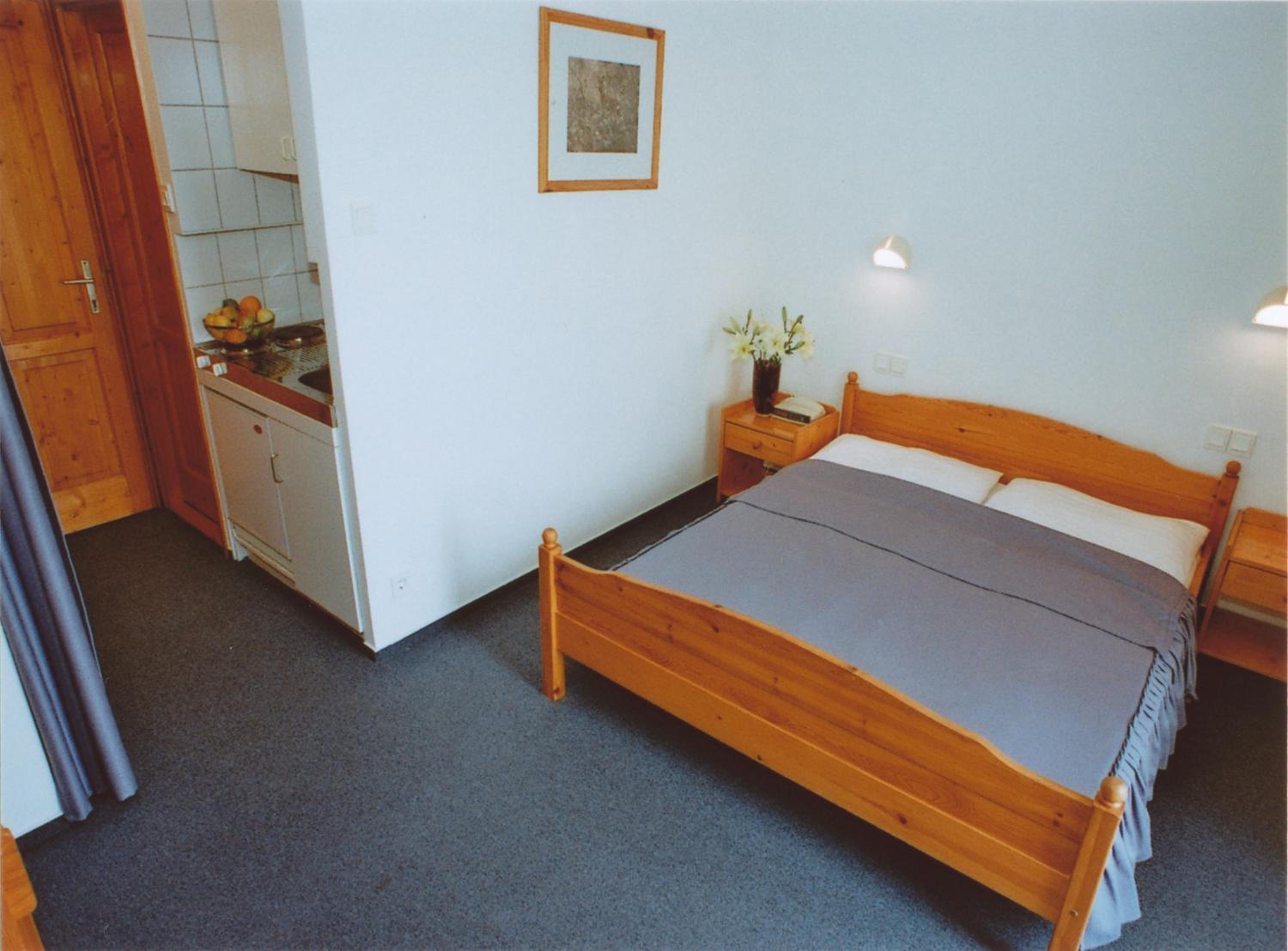 Double Room with Balcony - Photo 3