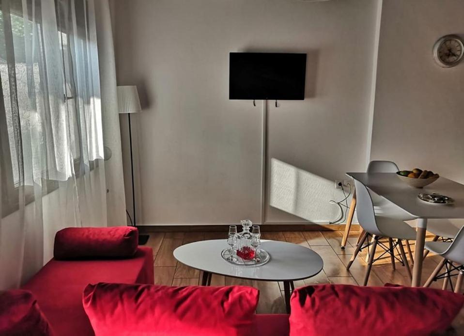 One-Bedroom Apartment - Photo 34