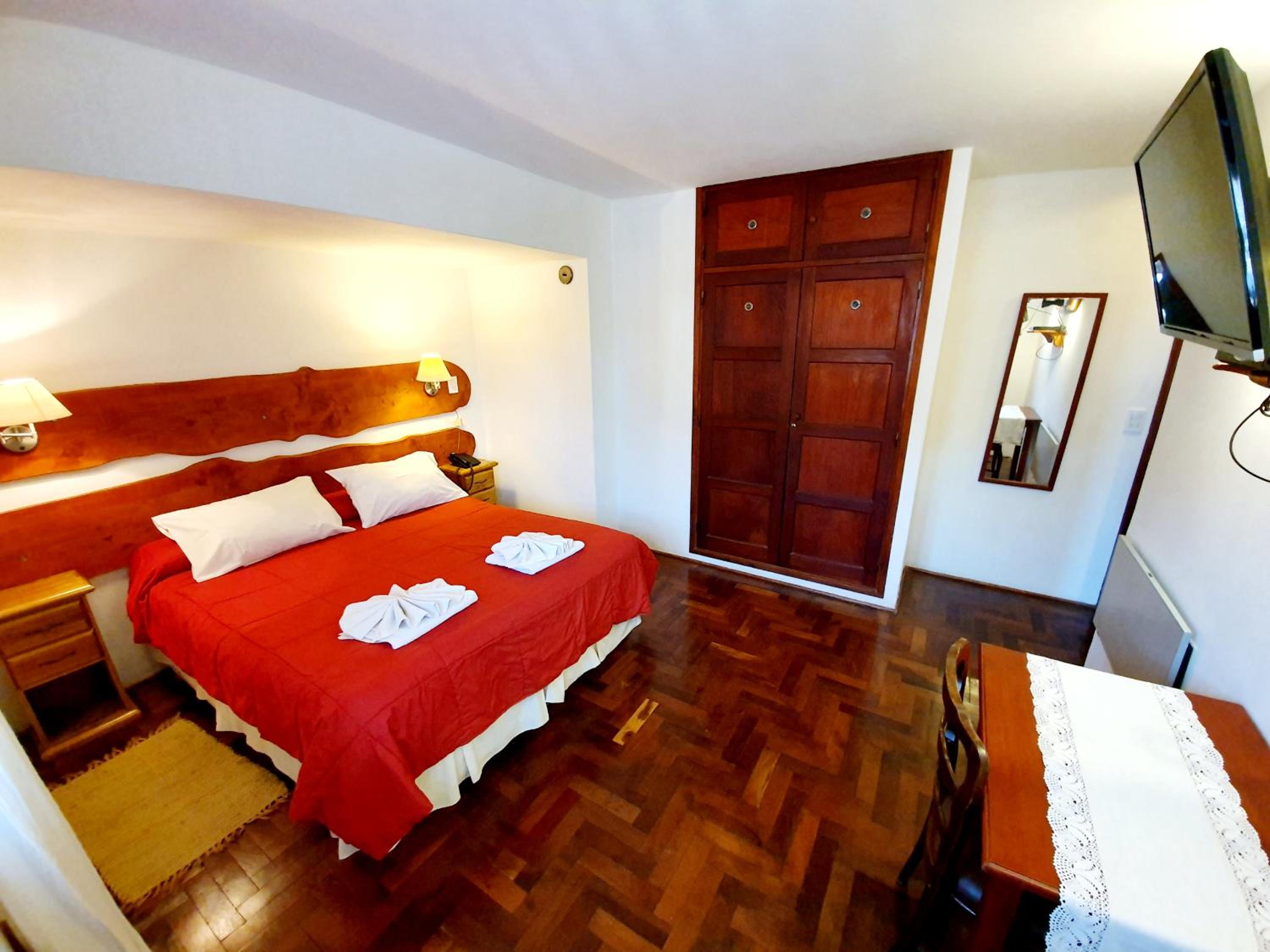 Standard Double or Twin Room photo 1