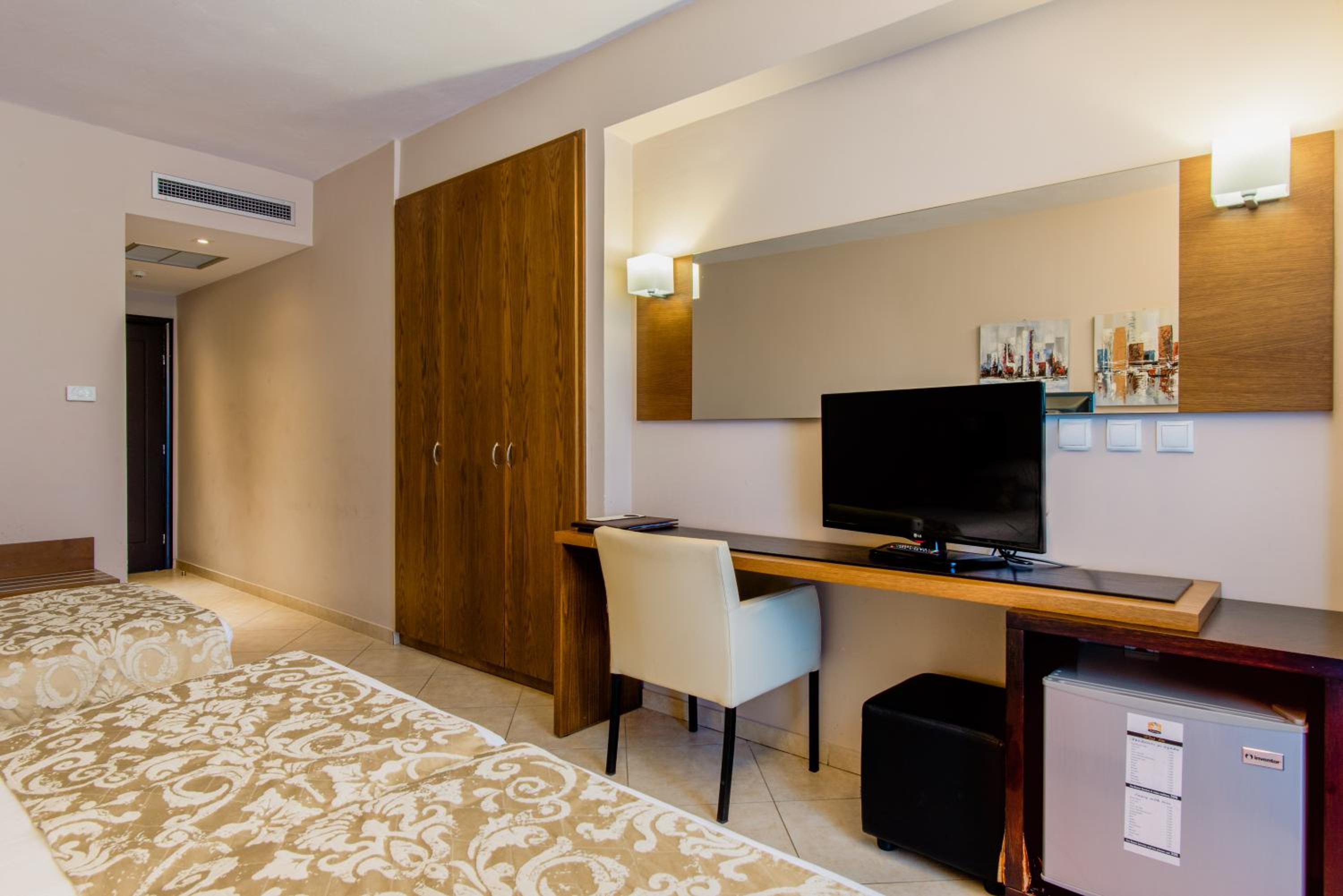Superior Triple Room - Photo 6