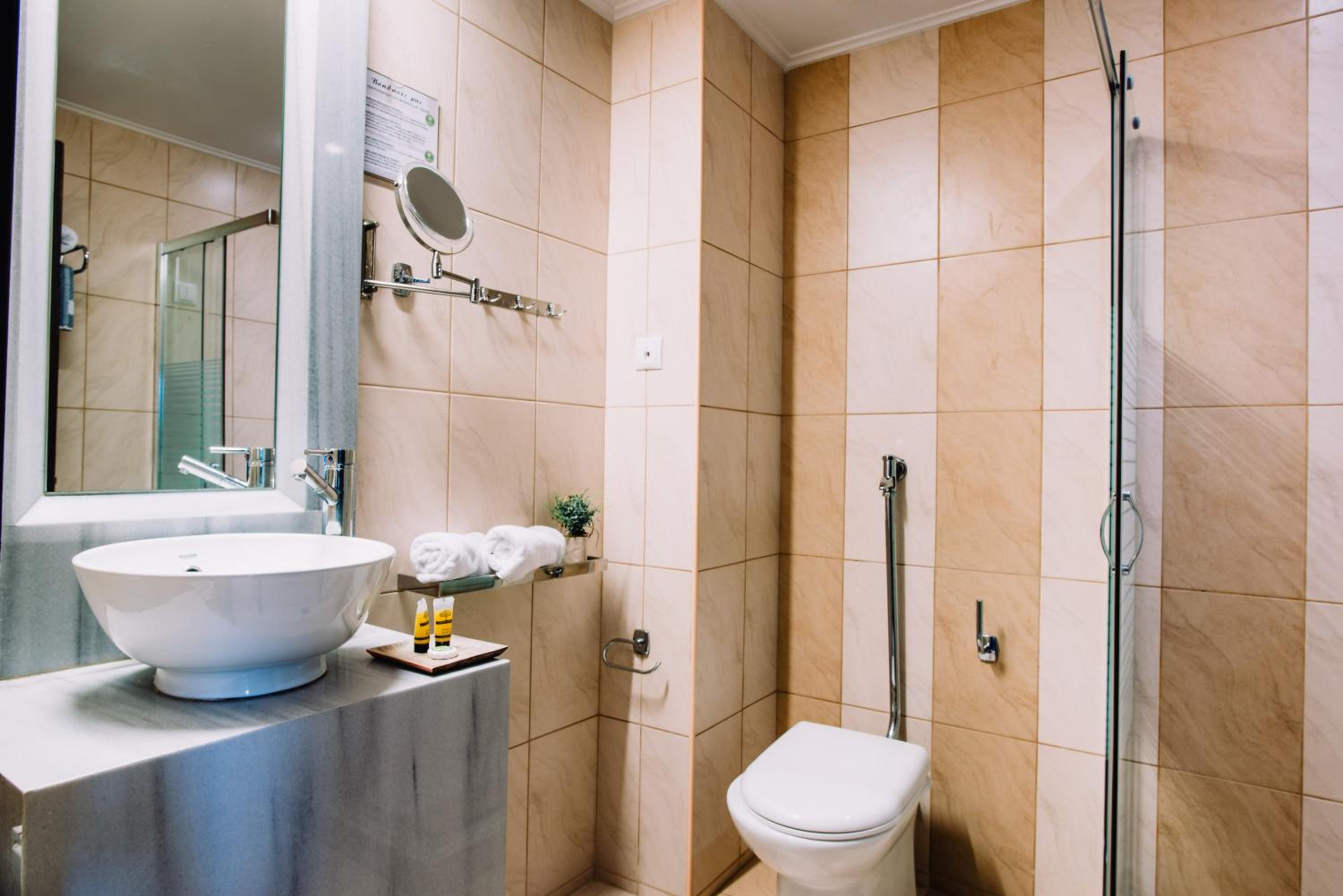 Deluxe Double Room - Photo 8