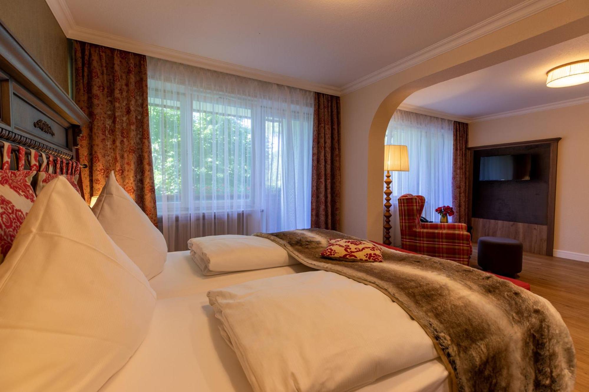 Deluxe Double Room with Balcony - Photo 2