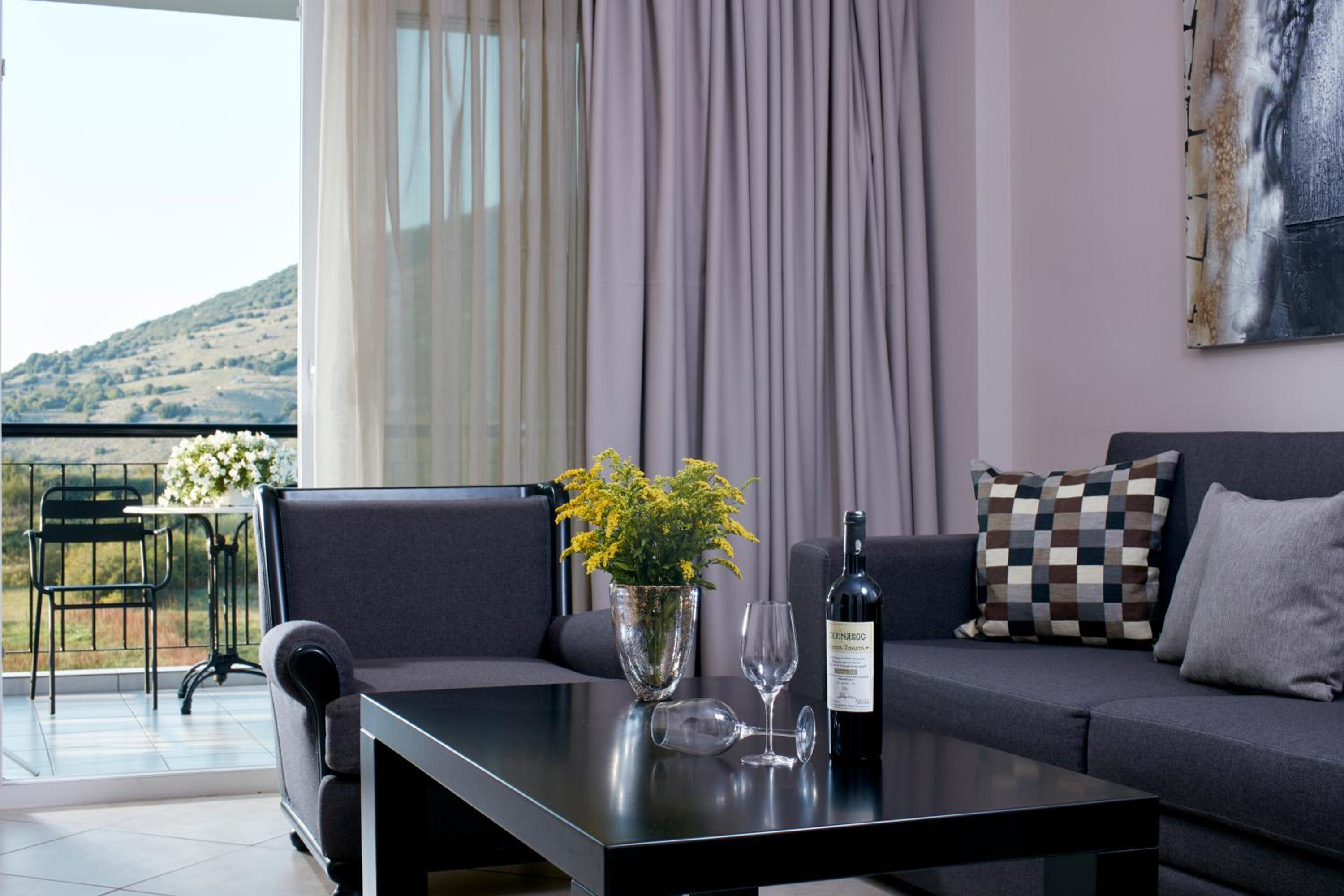 Suite - Photo 9