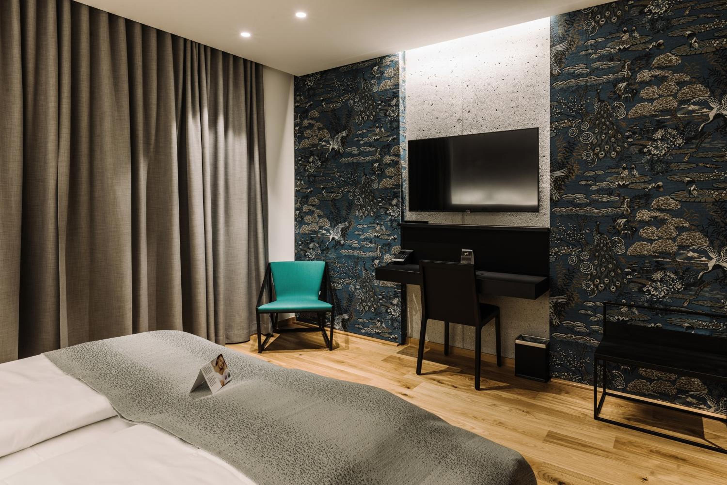 Deluxe Double Room with Parking - Photo 5