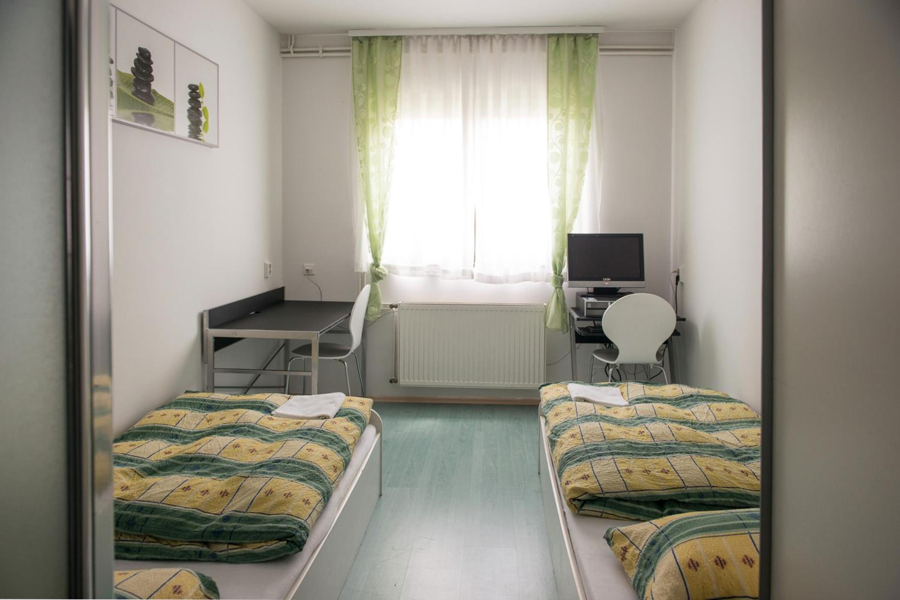 Twin Room with Private Bathroom photo 1