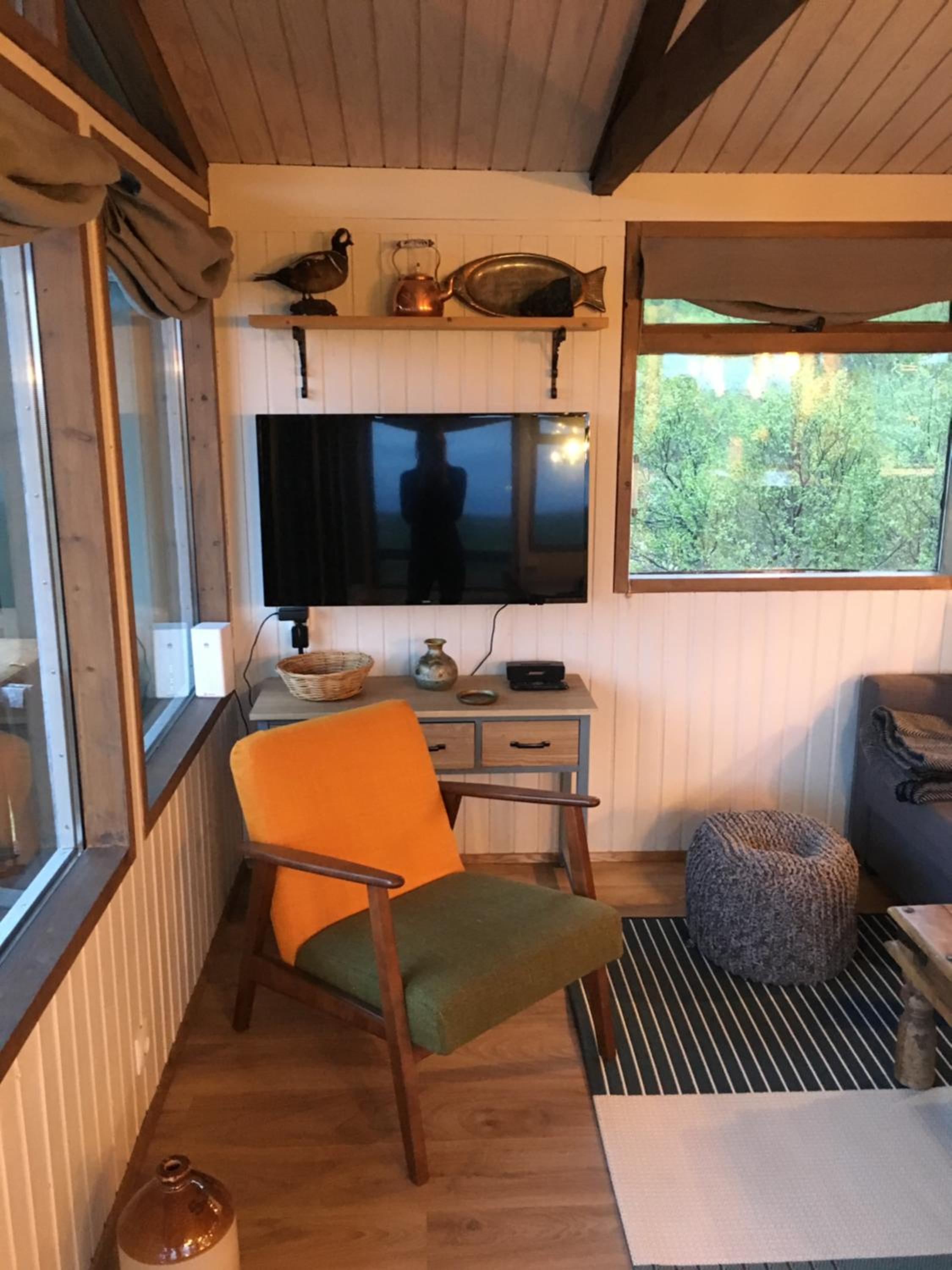 Two-Bedroom Chalet with Patio photo 3
