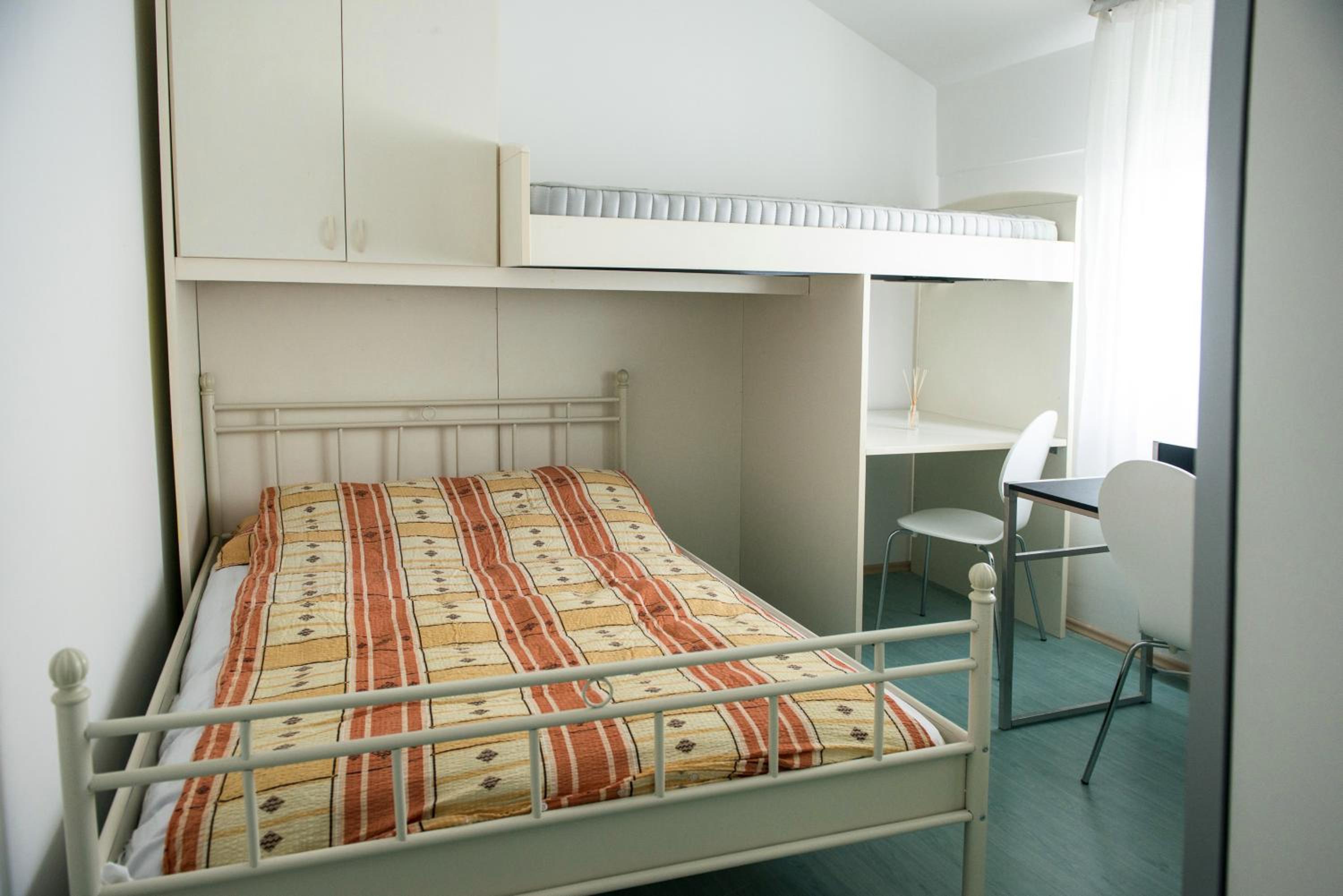 Quadruple Room with Private Bathroom photo 2