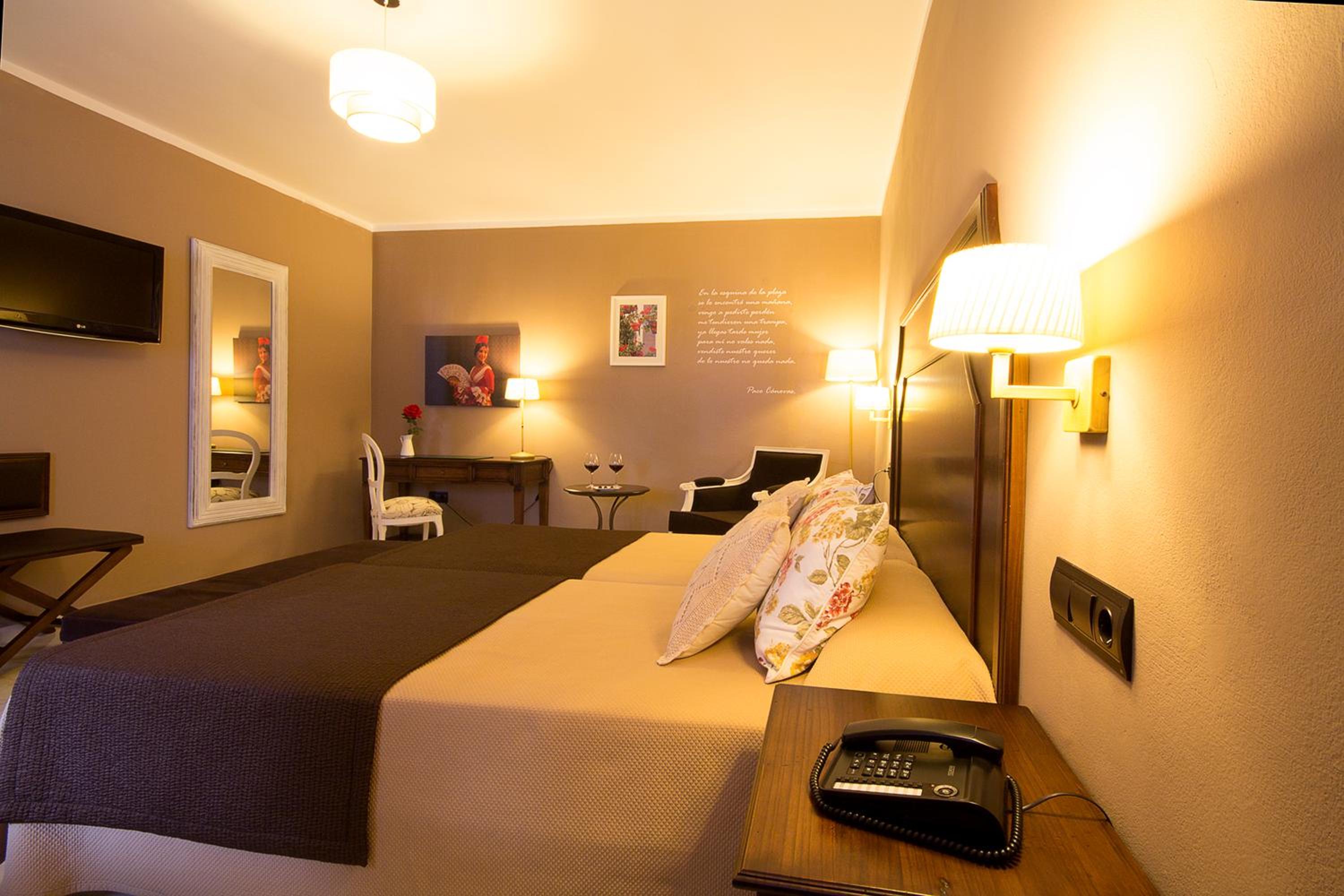 Habitación Doble Clásica o con Dos Camas Individuales