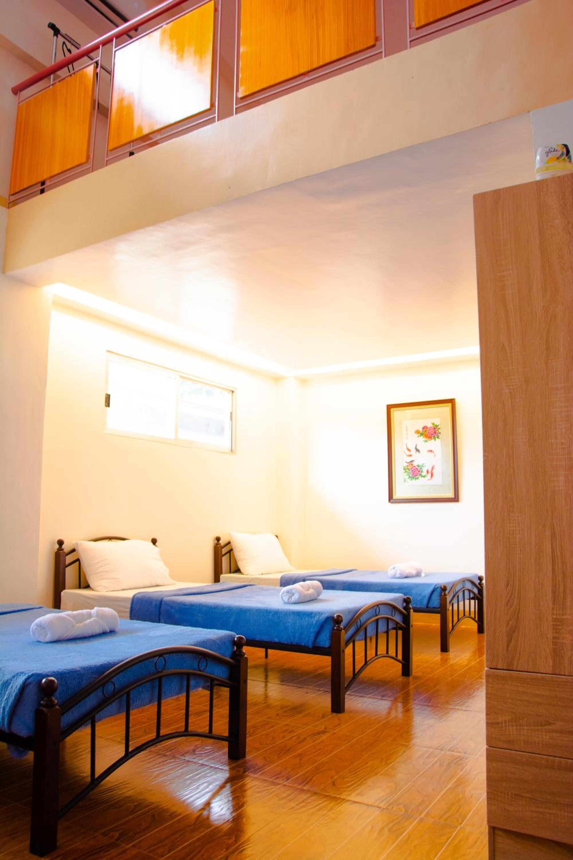 Deluxe Family Suite photo 1