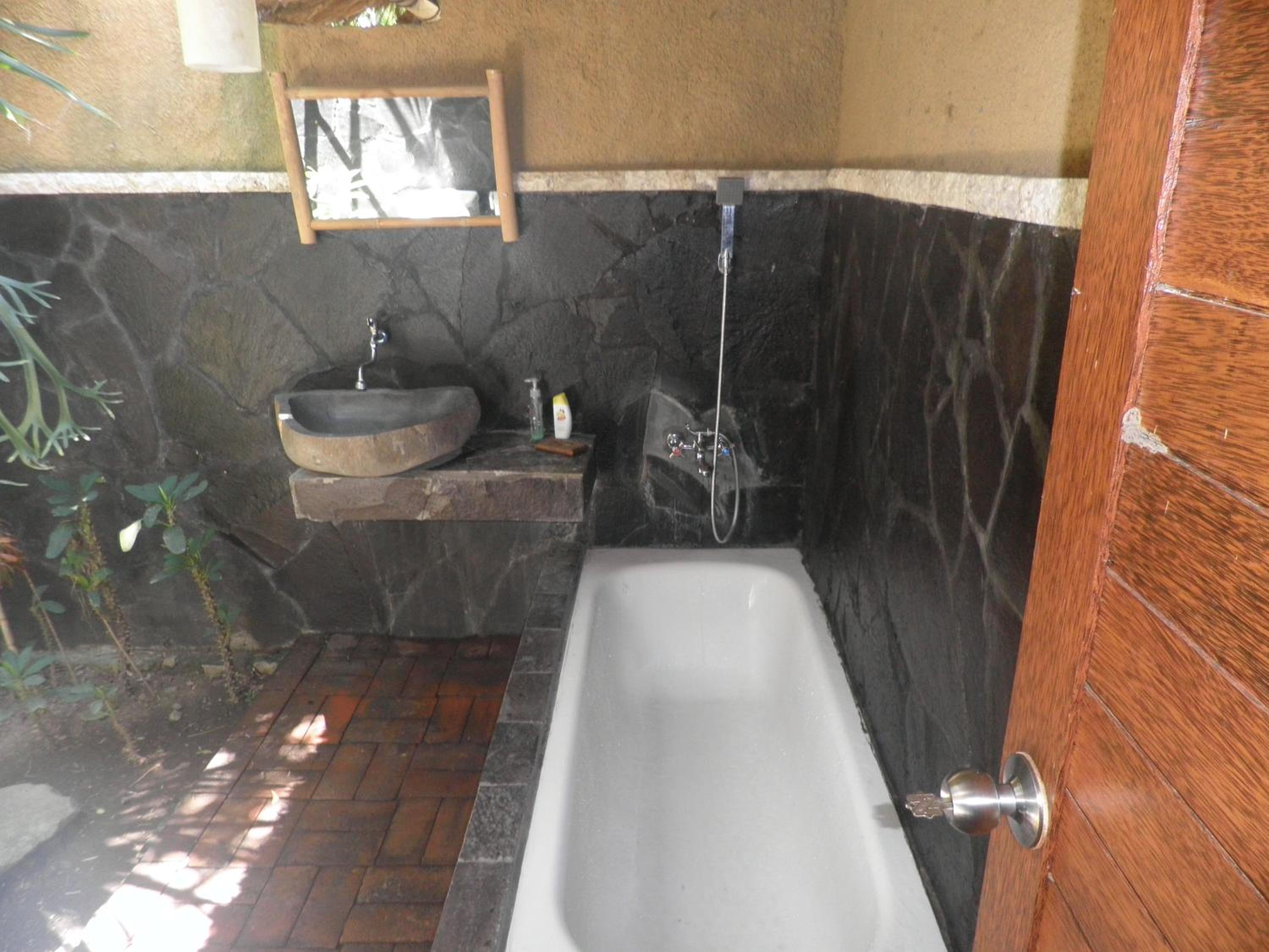 Standard Double Room - Photo 6