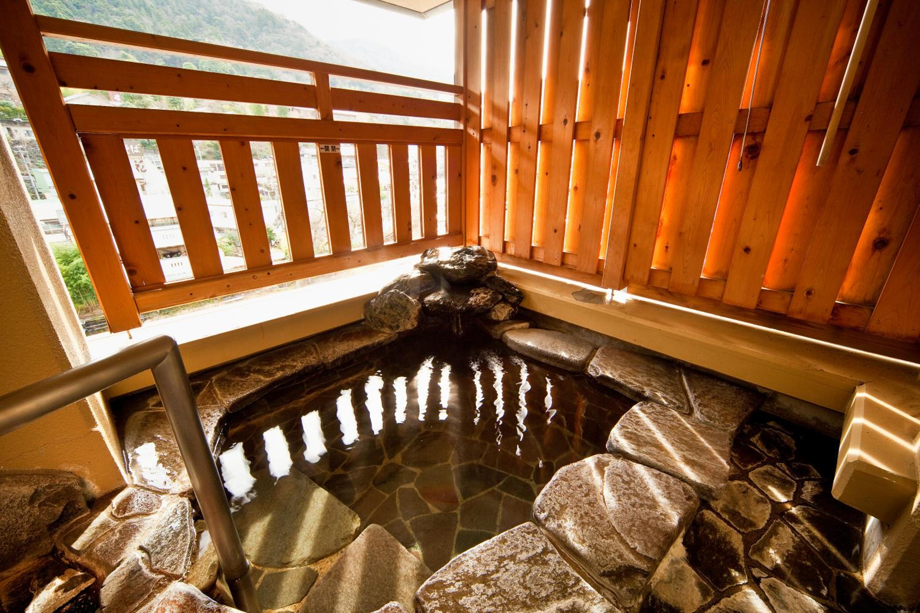 Japanese-Style Room with Open Air Bath - Photo 7