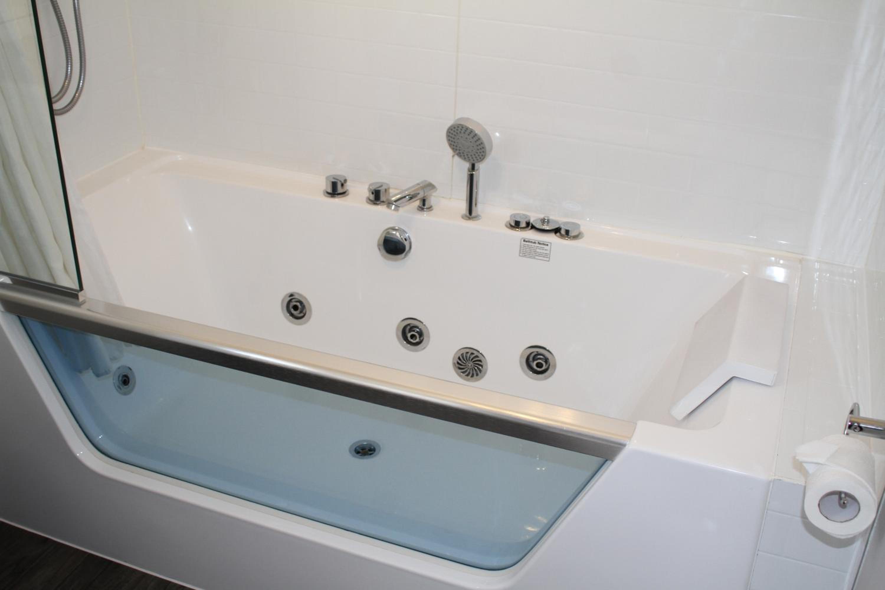 Studio with Spa Bath photo 2