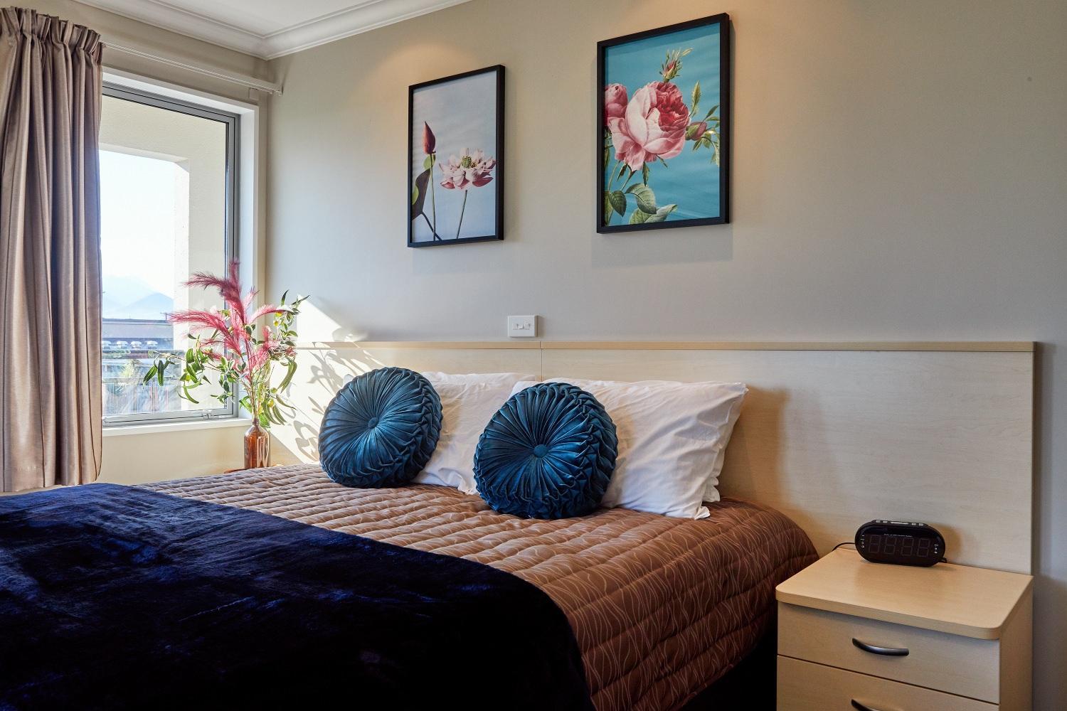 One-Bedroom Suite with Spa Bath - Photo 3