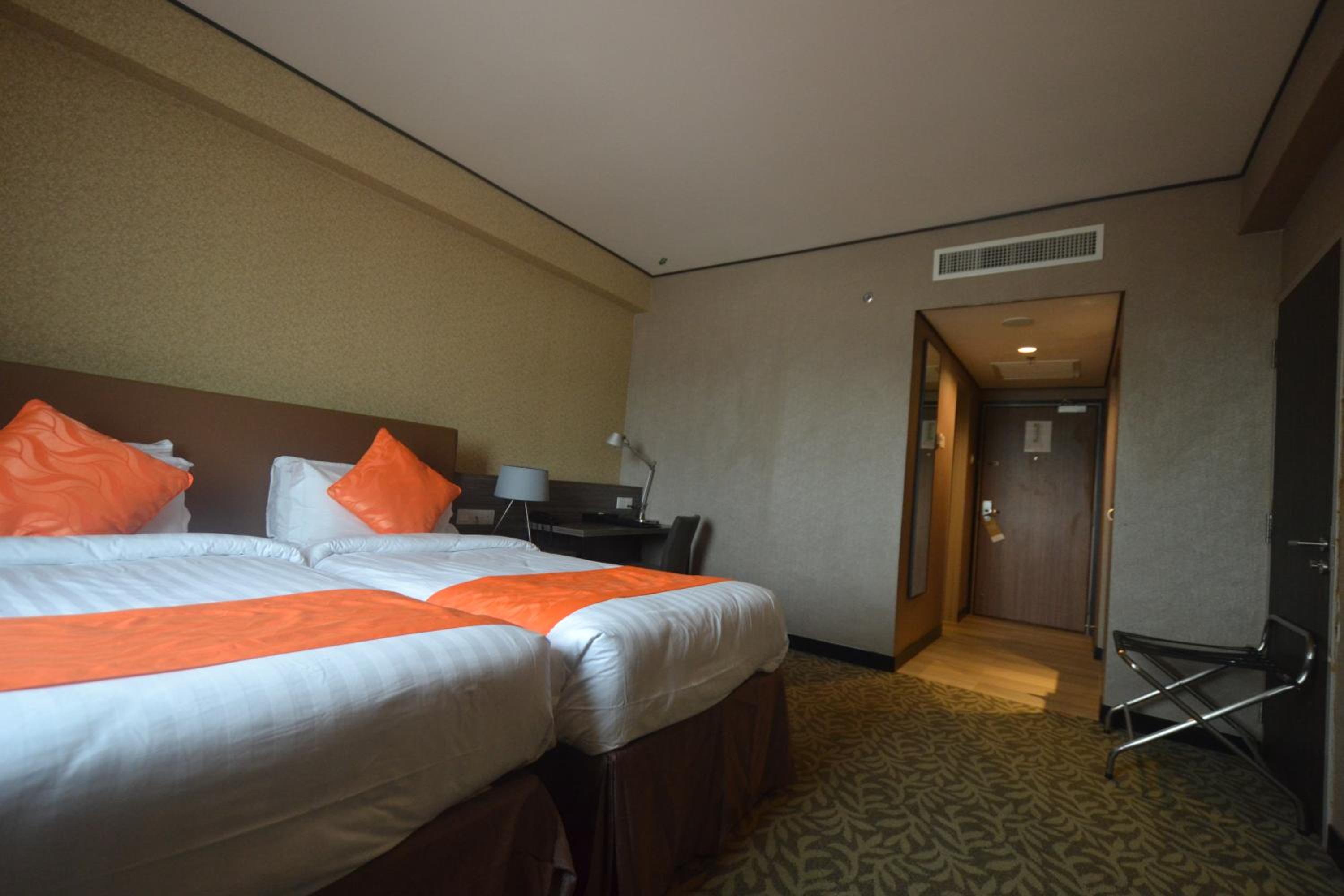 Deluxe Twin Room photo 2