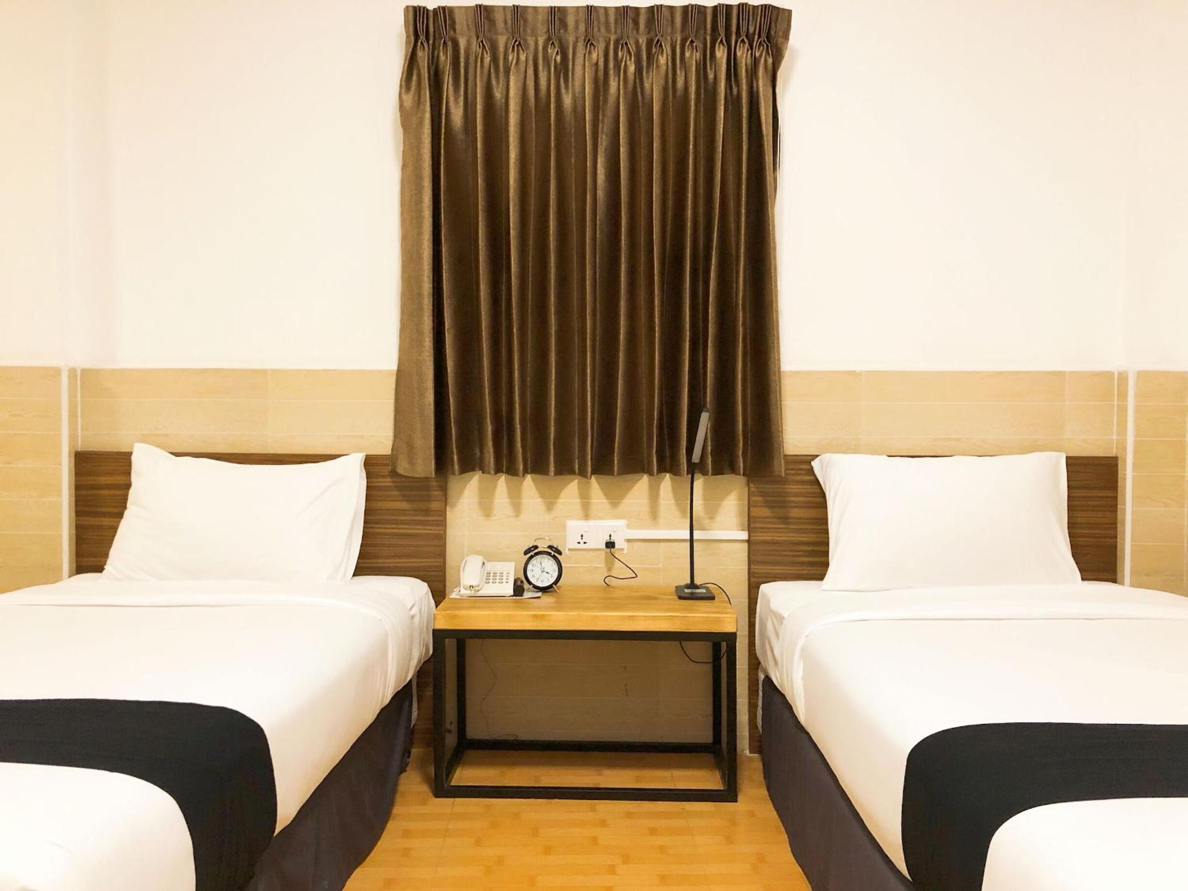 Standard Twin Room photo 2