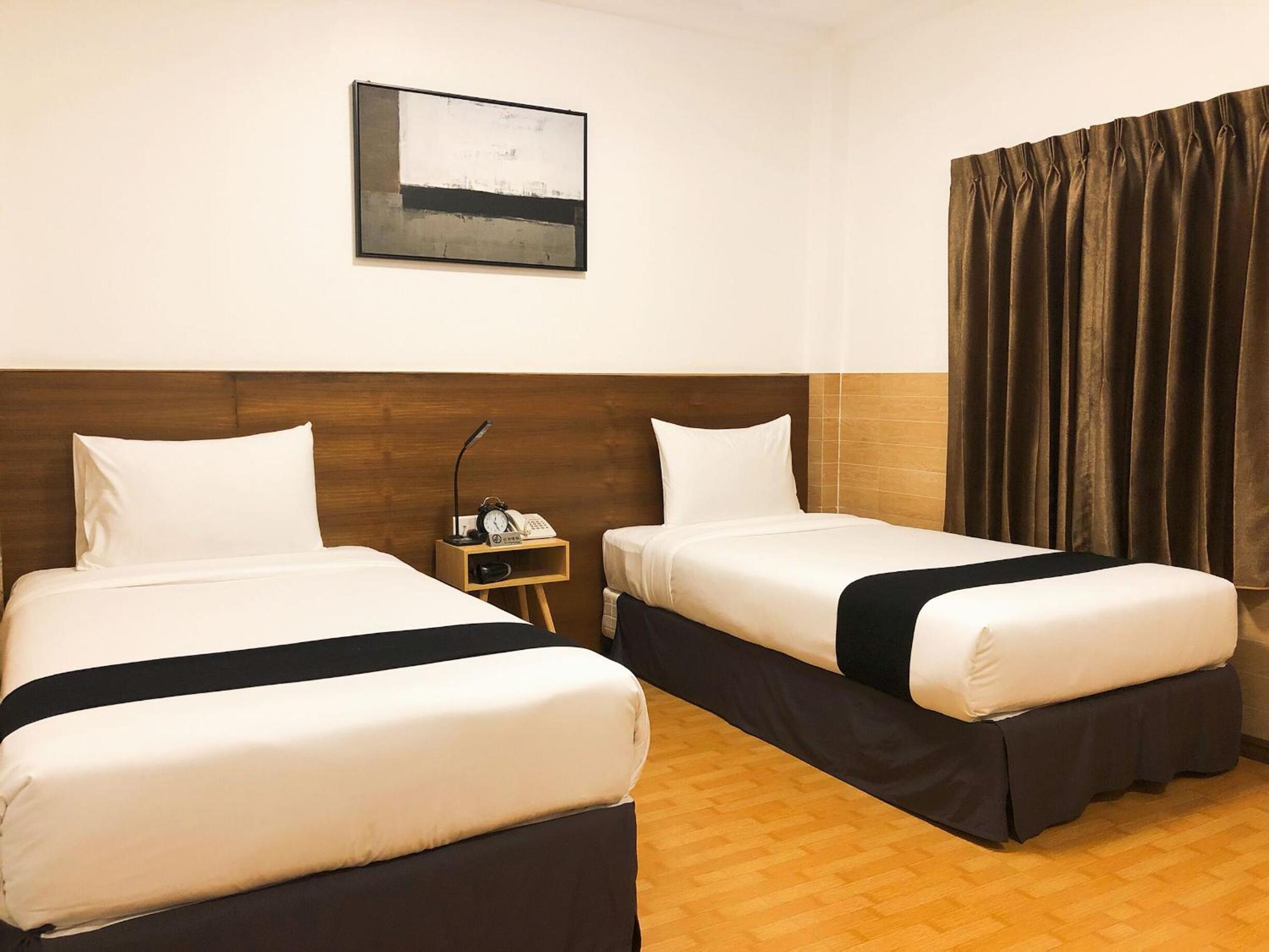 Superior Twin Room photo 3