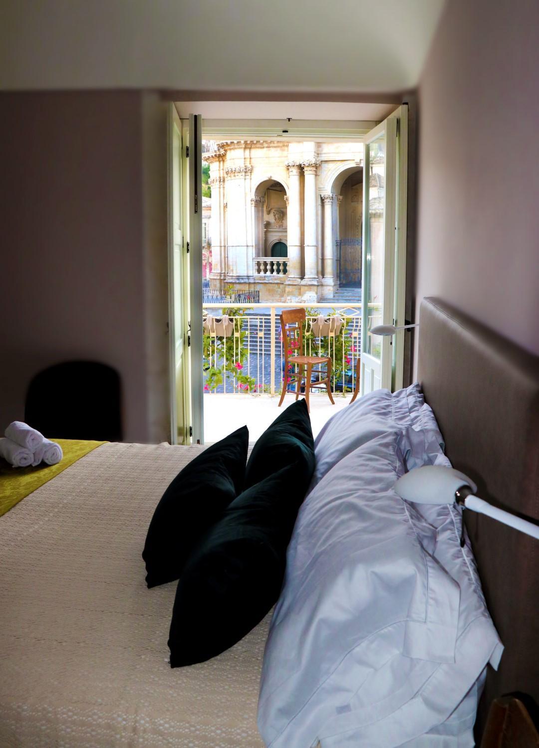 Deluxe Double or Twin Room with City View