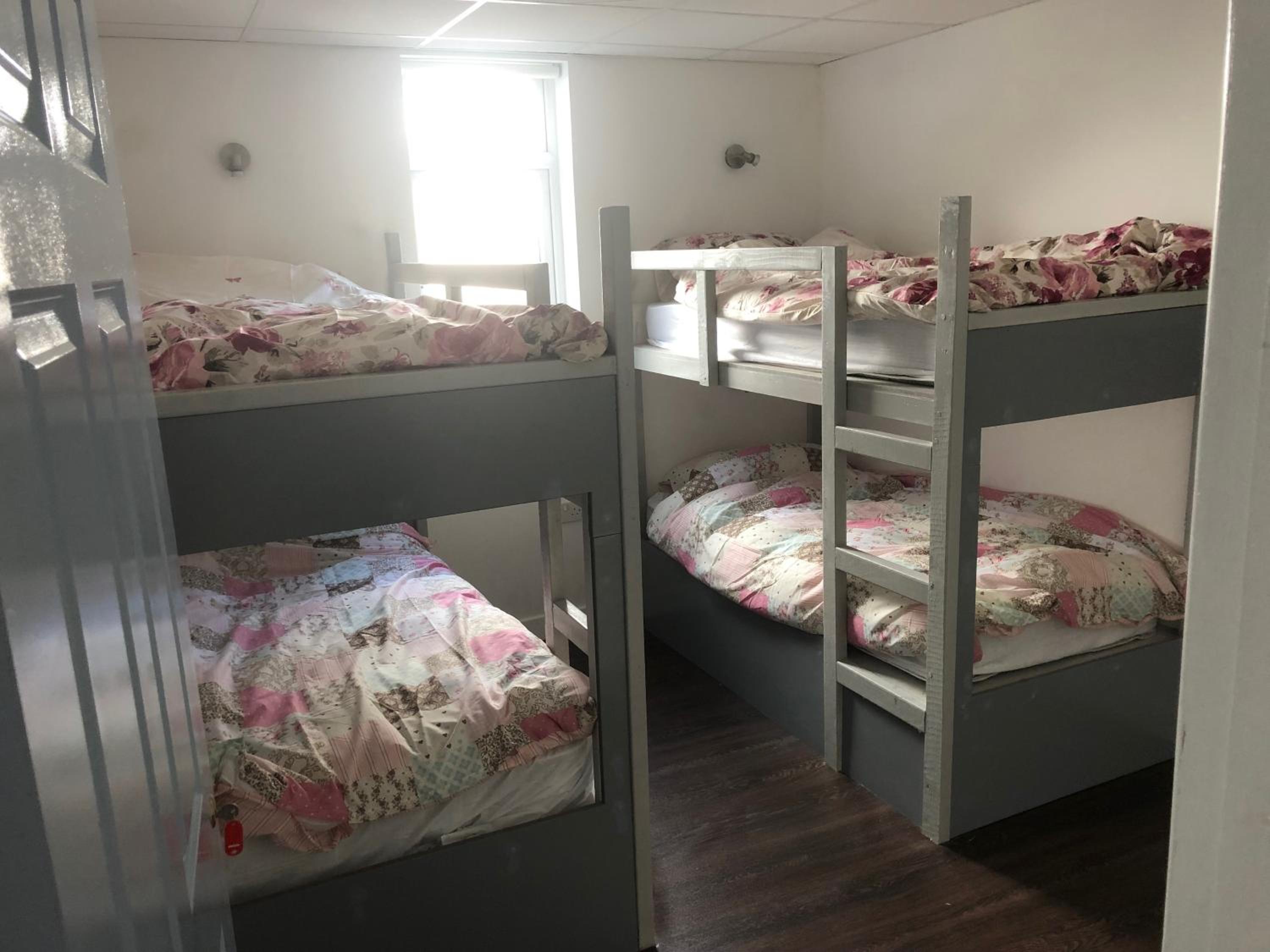 Economy Quadruple Room - Photo 1