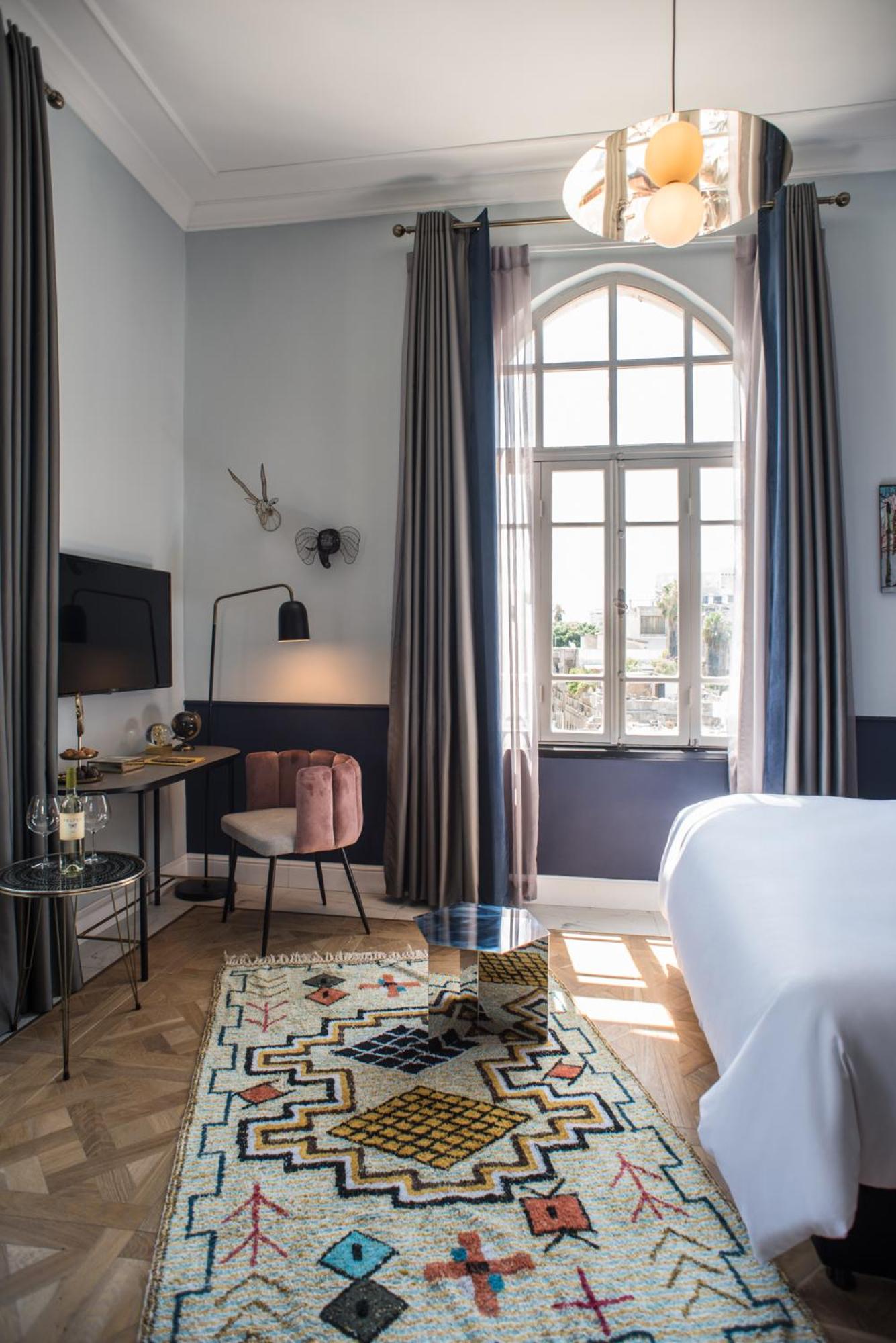 Deluxe Room - Photo 10