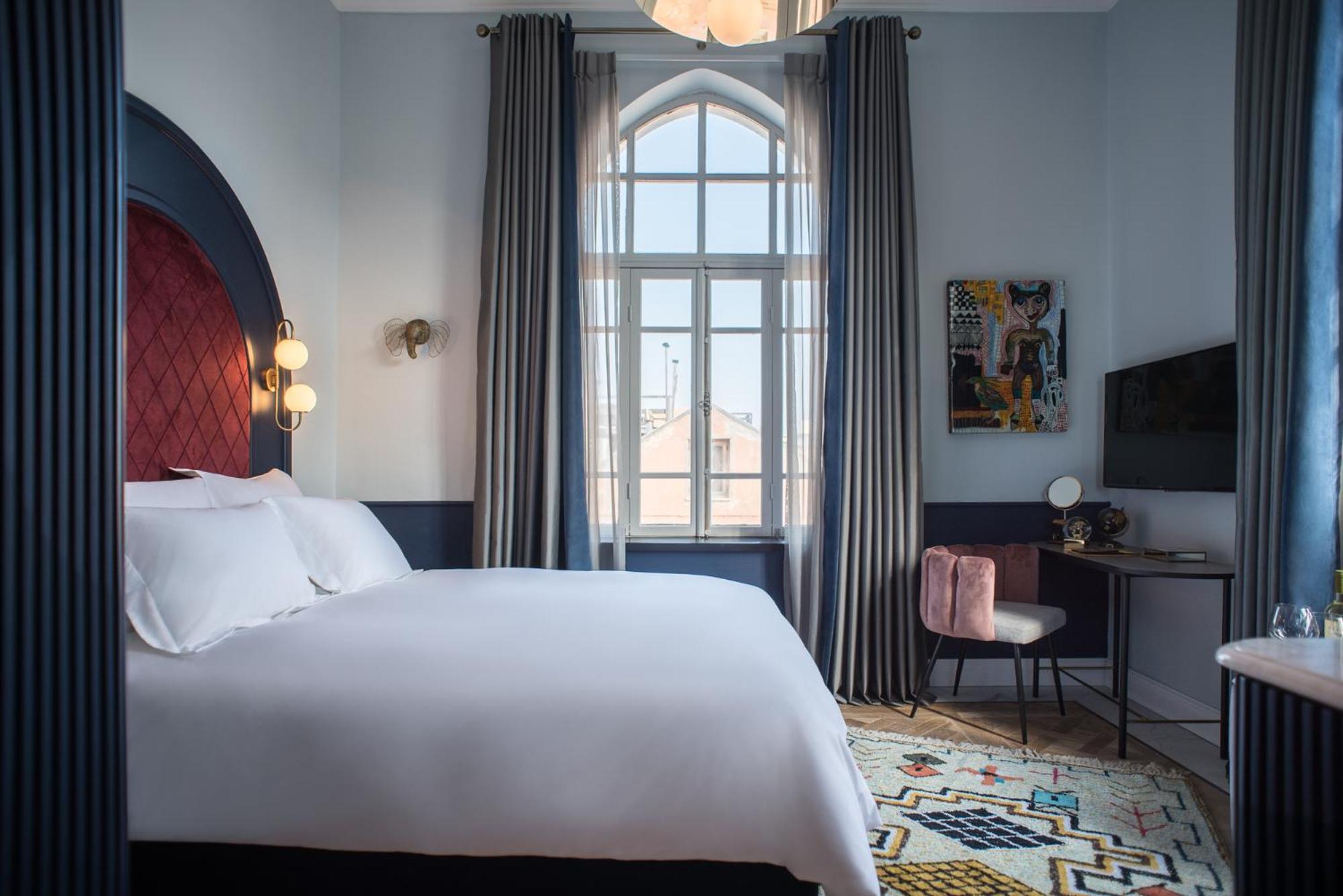 Deluxe Room - Photo 2
