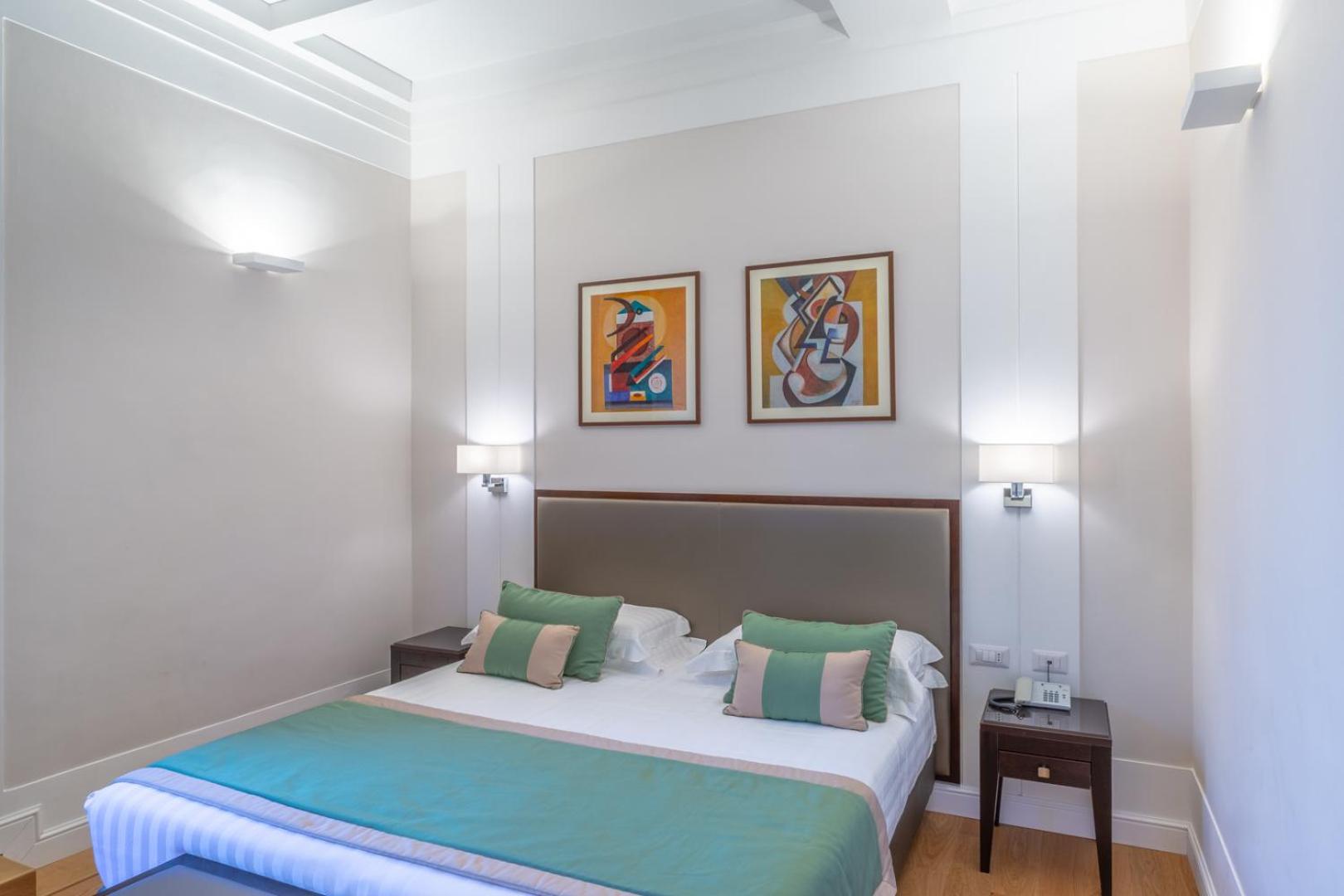Superior Double or Twin Room with City View photo 2