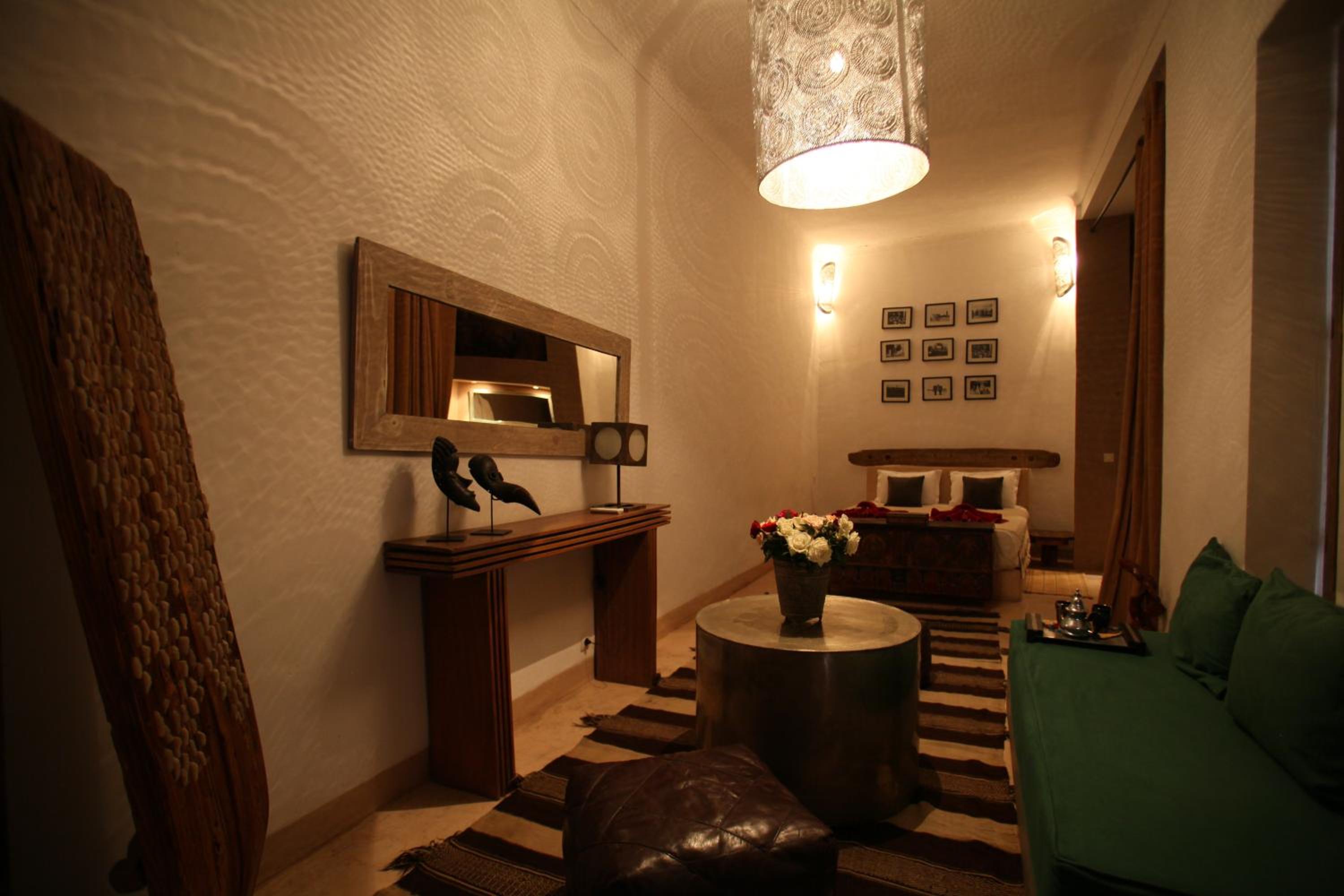 Suite - Photo 15